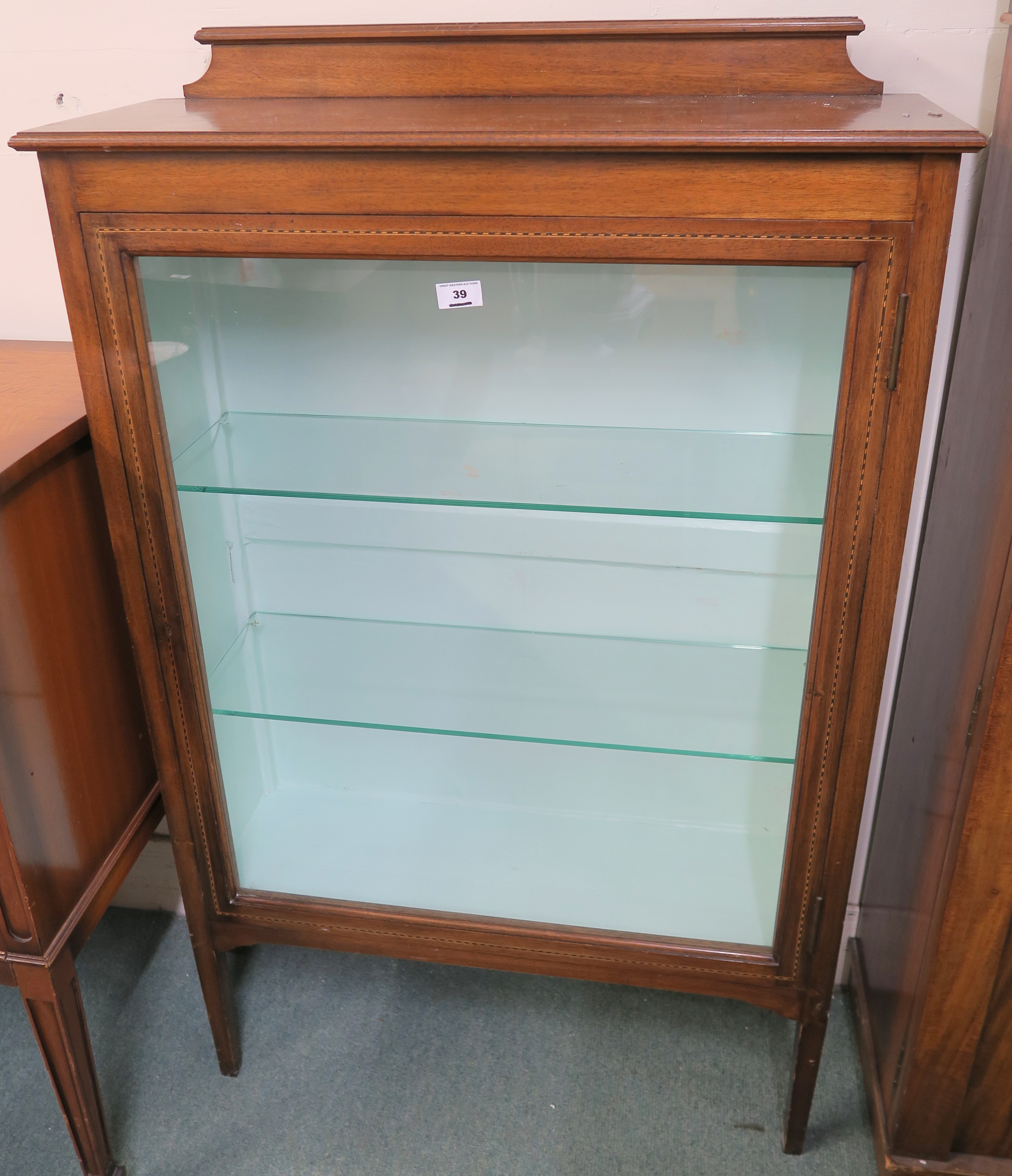 A Edwardian inlaid mahogany display cabinet with single door, 123cm high x 77cm wide x 28cm deep