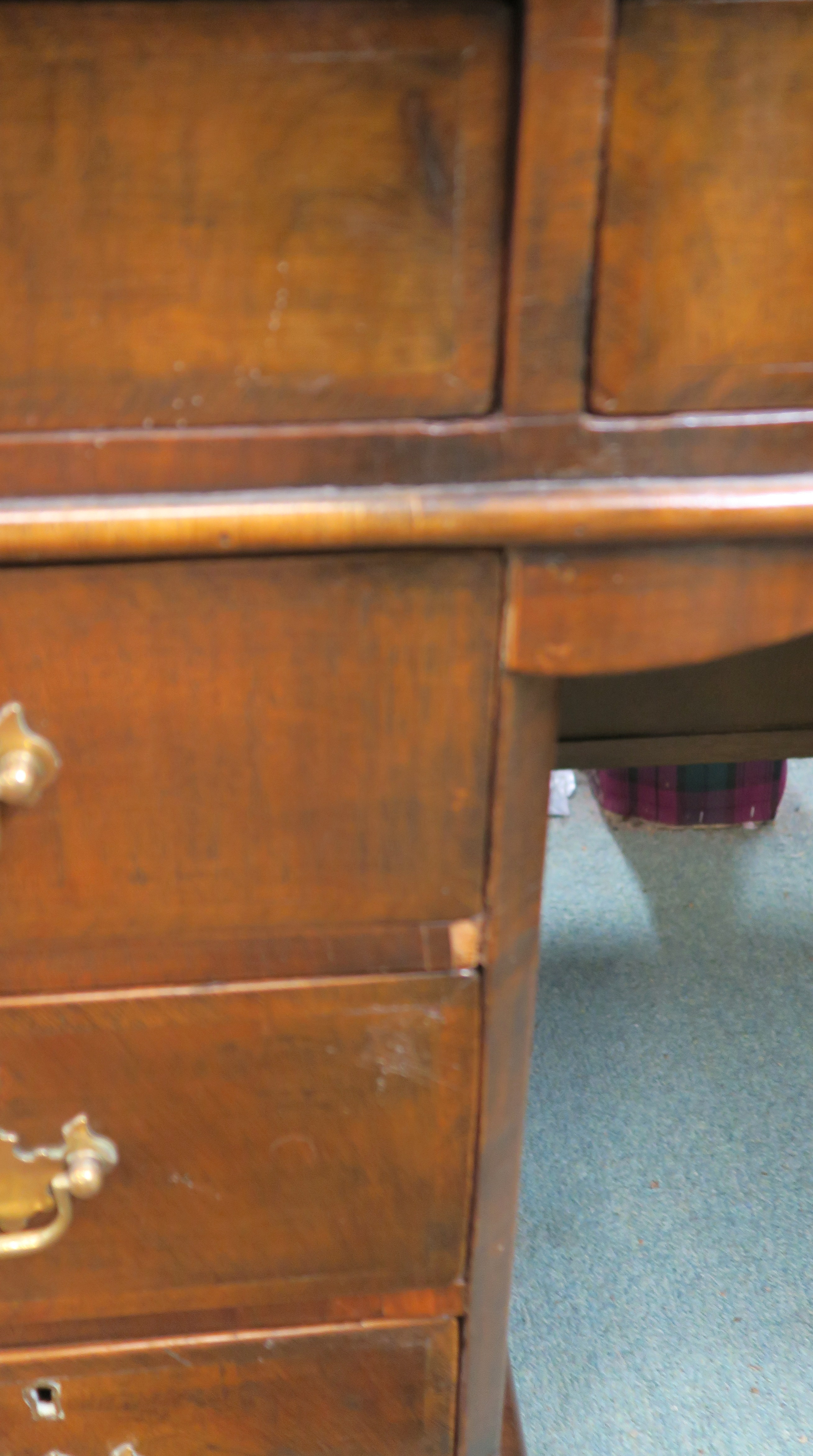 A Georgian style mahogany kneehole desk with bracket feet, 72cm high x 122cm wide x 60cm deep - Image 8 of 8