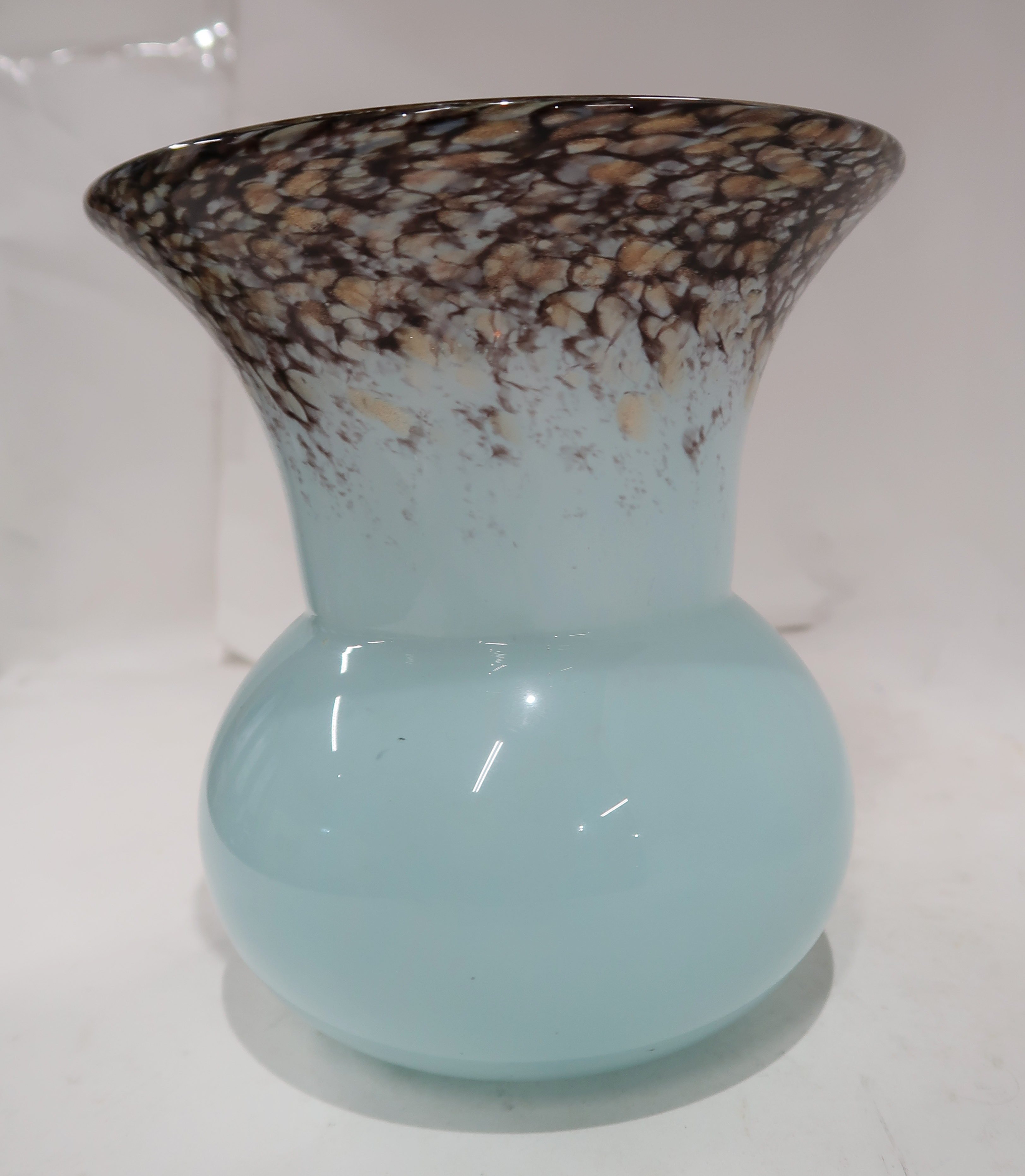A blue Monart glass vase with aventurine and purple speckles, 18cm high Condition Report: nice - Image 2 of 3