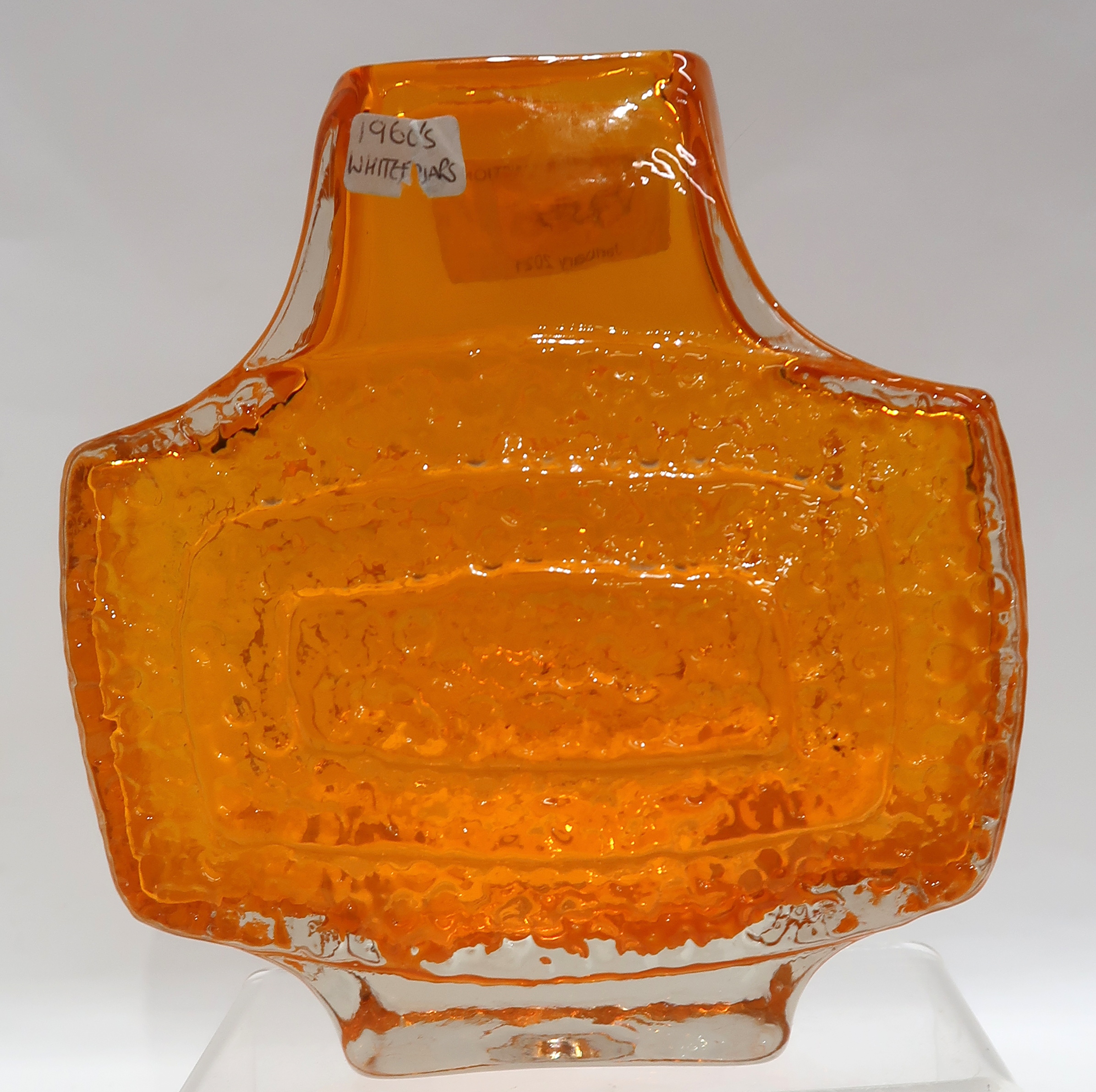 A Geoffrey Baxter for Whitefriars tangerine TV vase, 18cm high Condition Report: nice condition. - Image 4 of 4