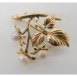 A Colefax & Fowler pearl set rose brooch, dimensions 3.2cm x 3cm, weight 4.6gms Condition Report: