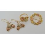 A 9ct gold three colour gold grapes and vine ring size N, together with similar brooch and