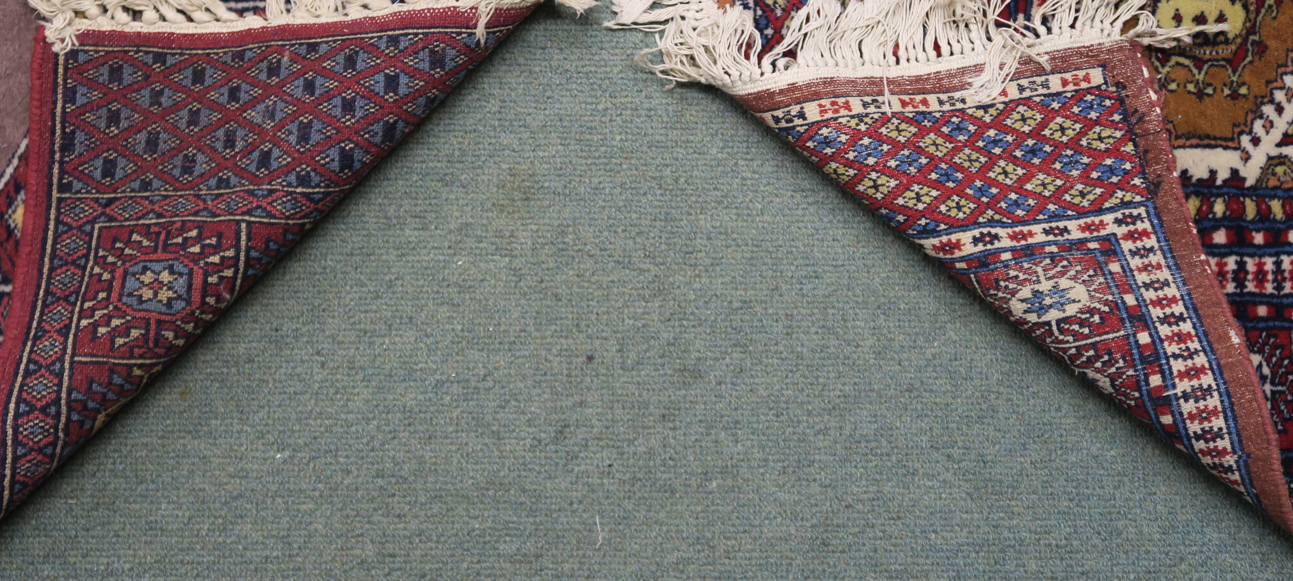 Two Eastern style rugs, 122cm x 82cm and an Eastern style runner, 154cm x 61cm (3) Condition Report: - Image 6 of 6