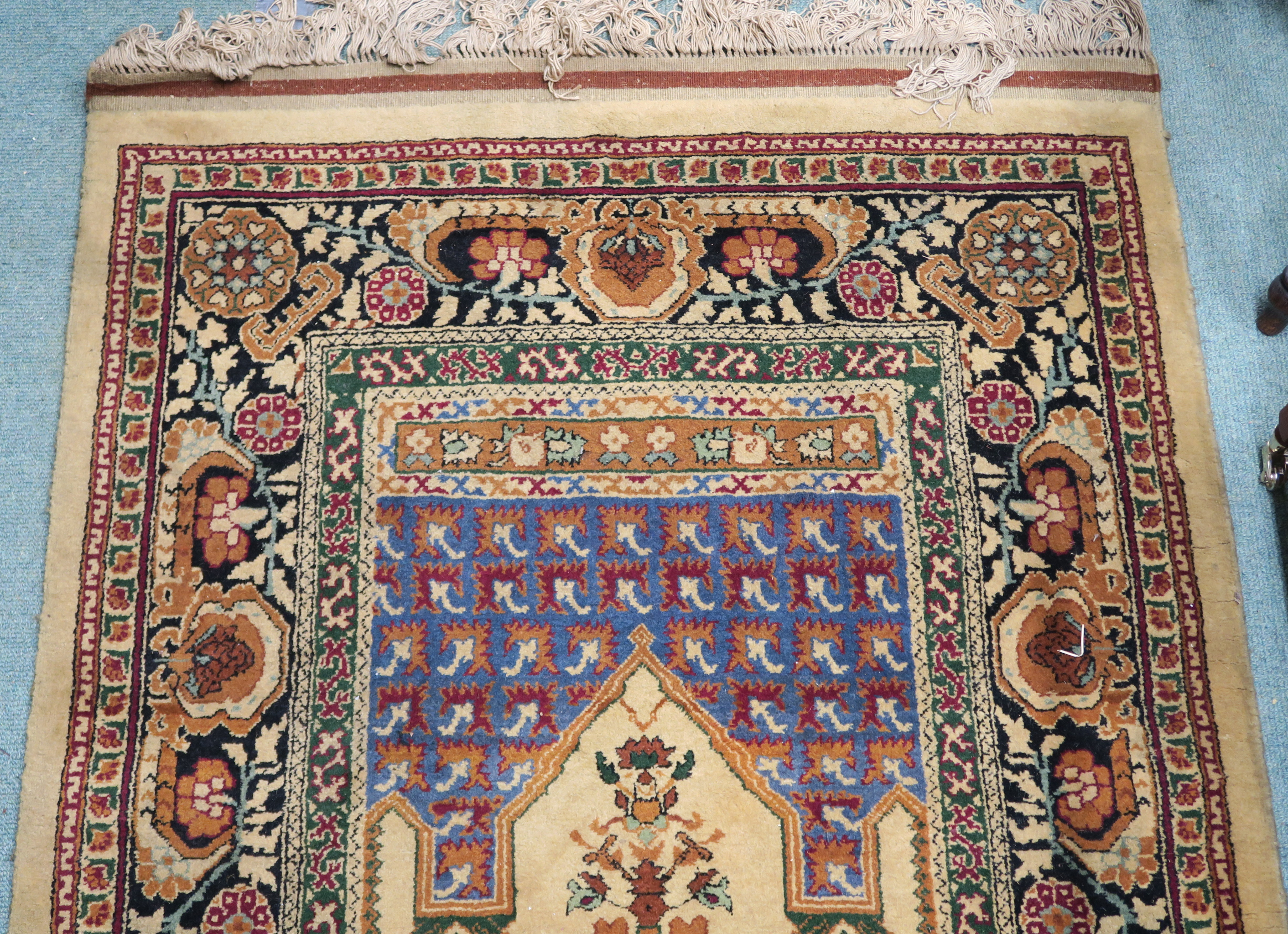 An Eastern prayer rug, 170cm x 98cm Provenance: The Late Dr Helen. E. C. Cargill Thompson - Image 3 of 4