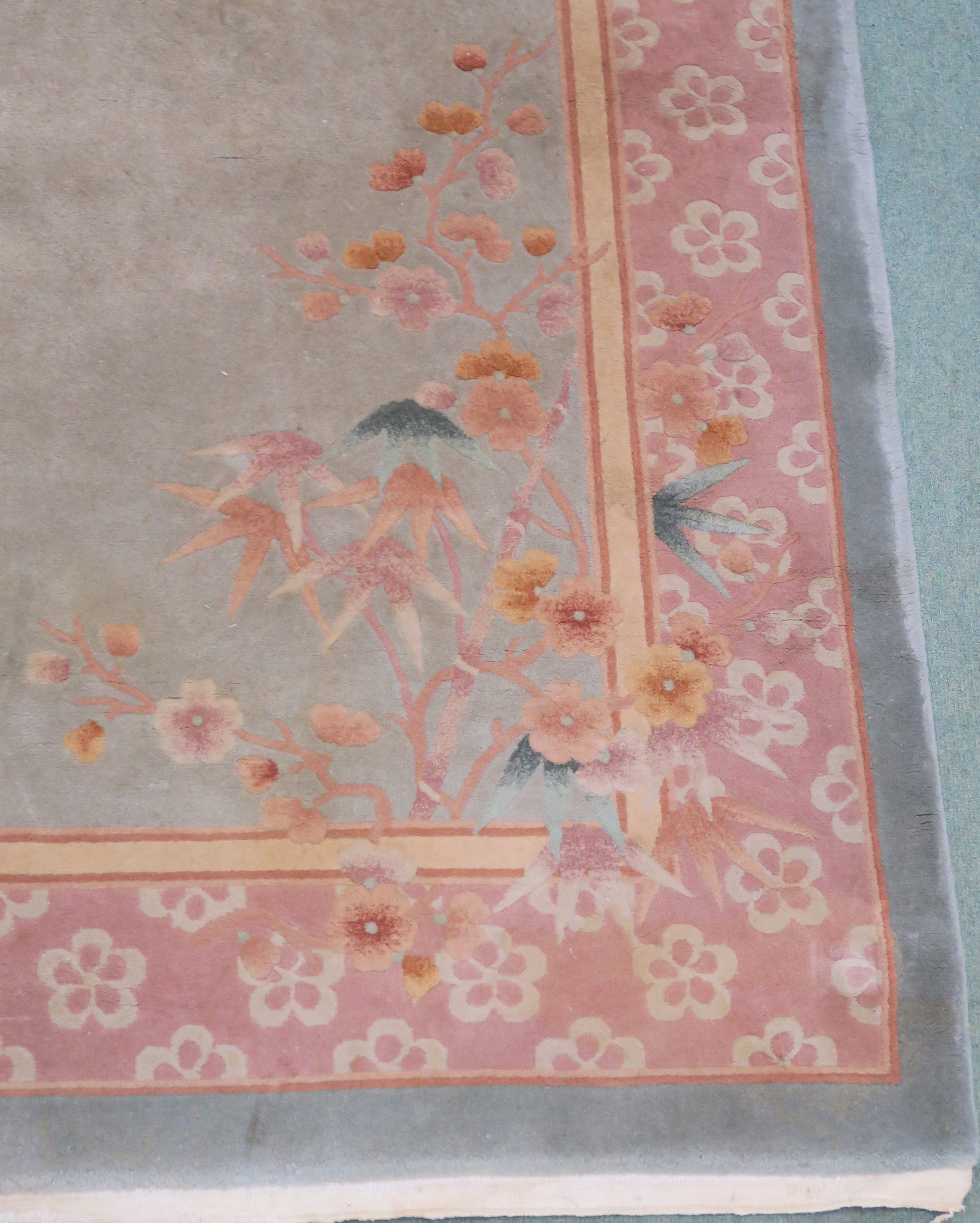 A light green ground wool rug, 280cm x 184cm Condition Report: Available upon request - Image 2 of 4