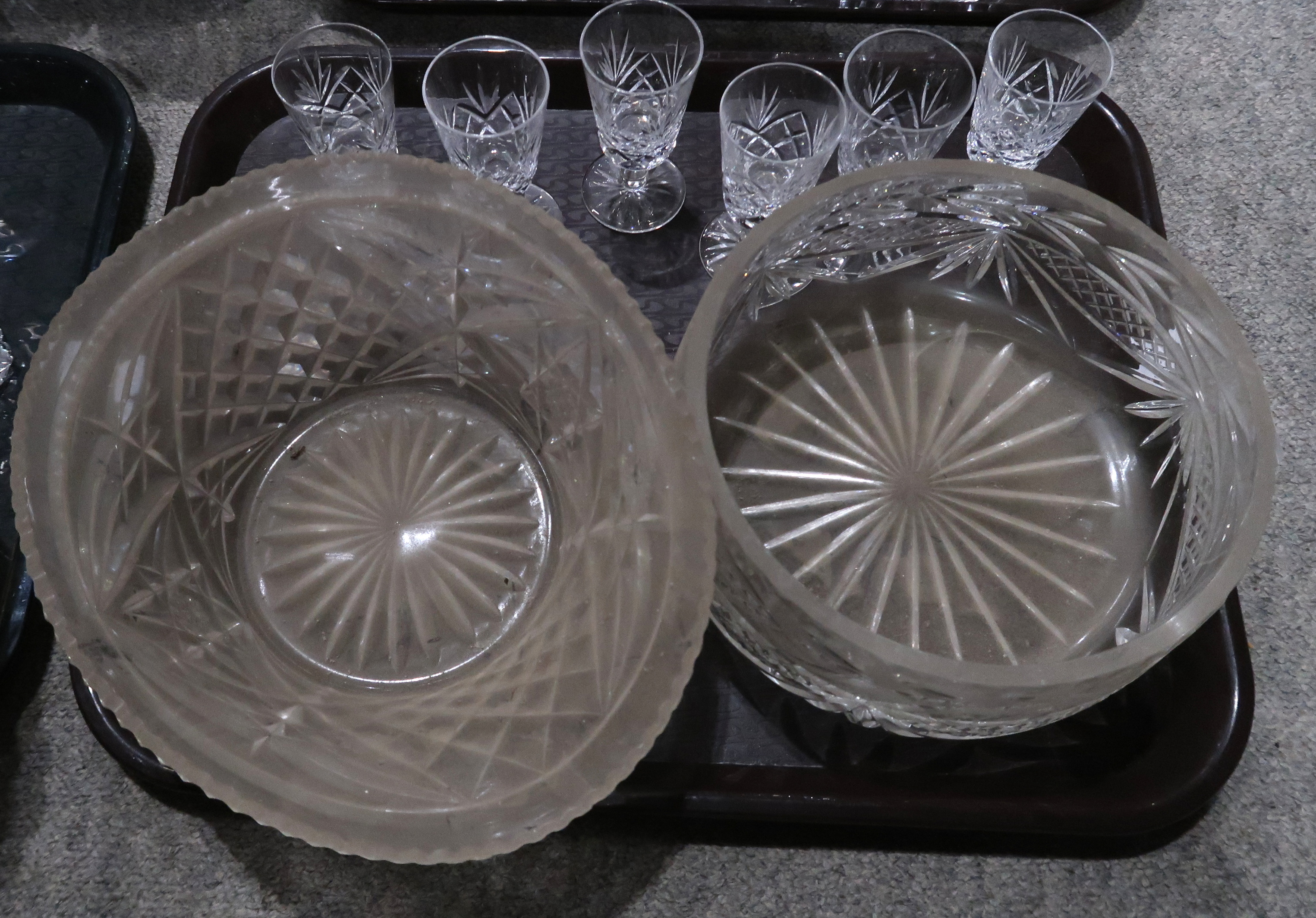 A large collection of cut glass, crystal and other glassware including bowls, vases, dishes etc - Image 3 of 5