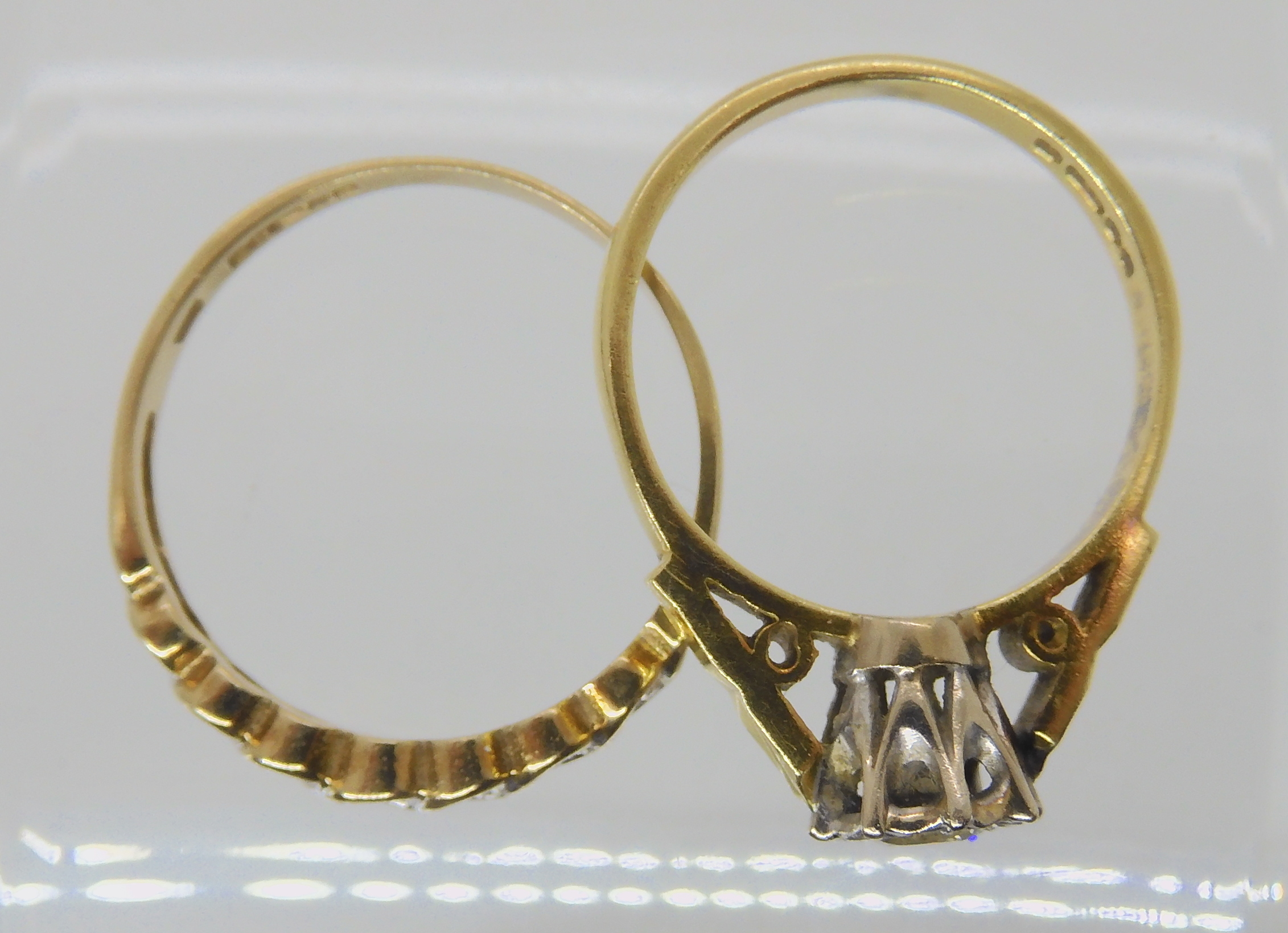 An 18ct gold illusion set diamond ring, set with estimated approx 0.20cts of brilliant cut diamonds, - Image 4 of 4
