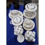 Wedgwood Argyll pattern dinner service including dinner plates, medium plates, side plates,