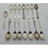 Fifteen silver coffee spoons, the terminals with golfing motif, Chester and Sheffield marks,