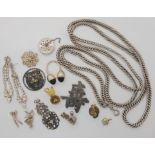 A large white metal guard chain and other items Condition Report: