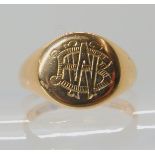 An 18ct gold signet ring hallmarked Birmingham 1916, with monogram size S1/2, weight 9.2gms