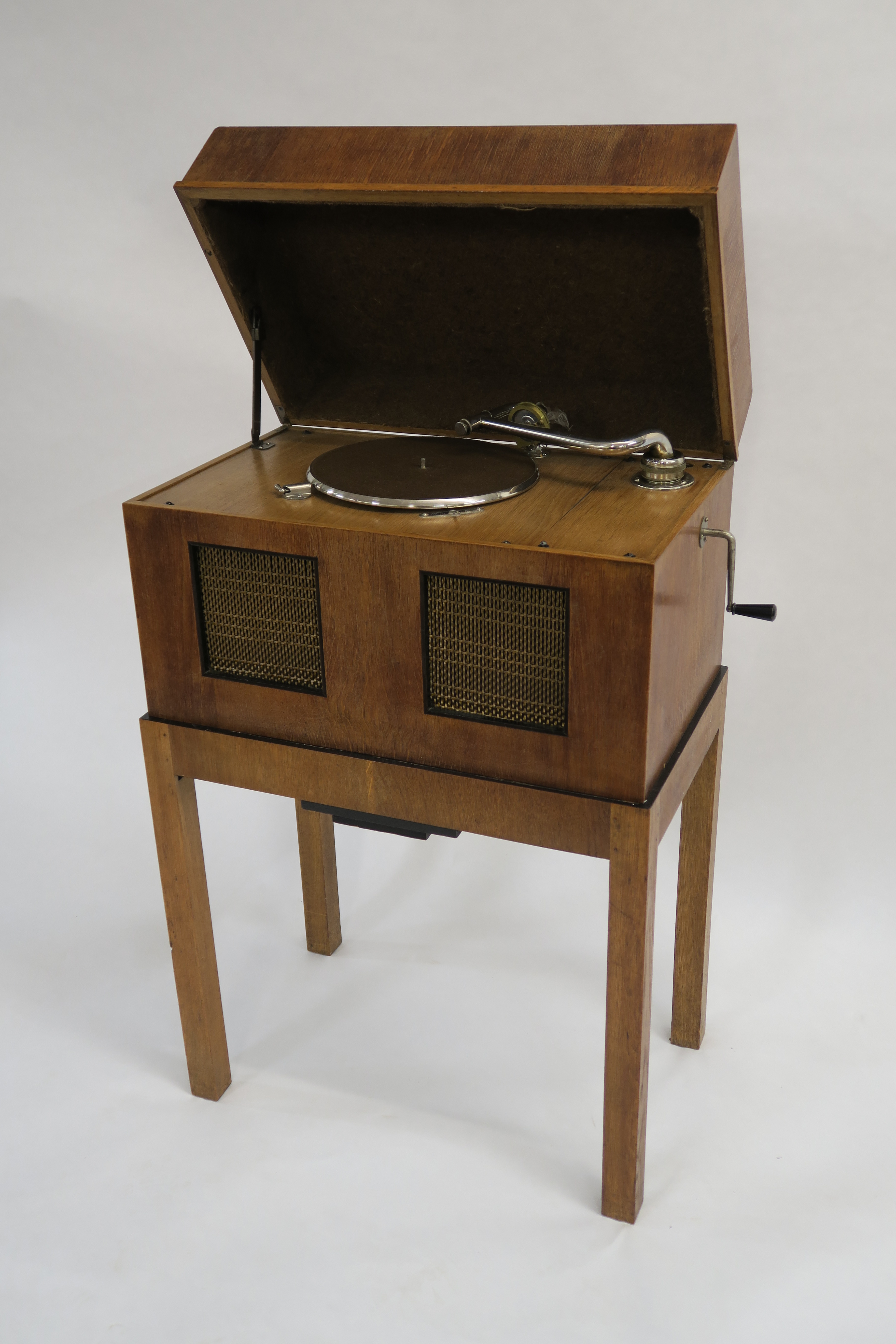 AN EXPERT HANDMADE GRAMOPHONE with chrome arm and pick up in oak case on oak stand, 105cm high x - Image 2 of 17