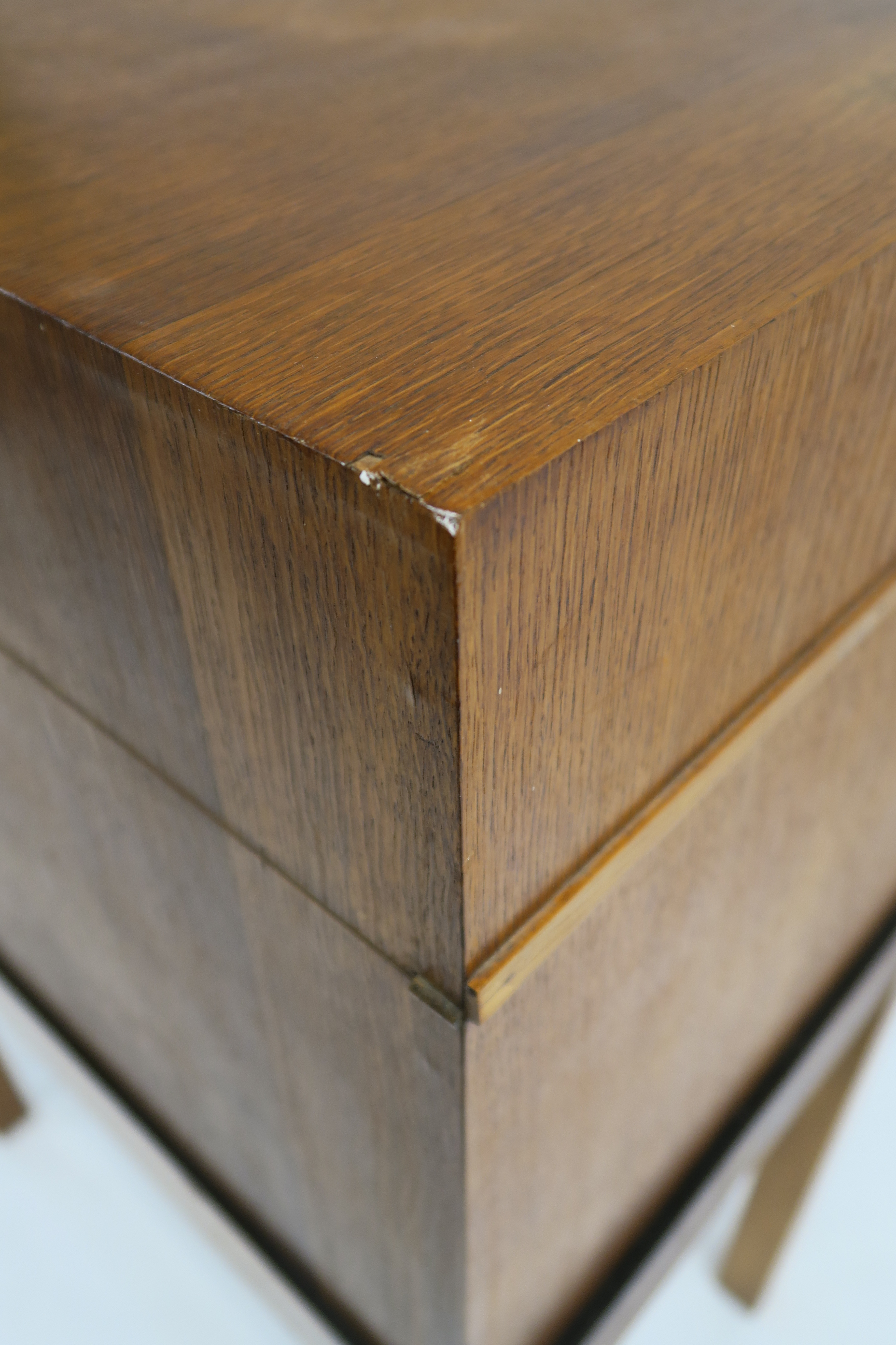 AN EXPERT HANDMADE GRAMOPHONE with chrome arm and pick up in oak case on oak stand, 105cm high x - Image 16 of 17