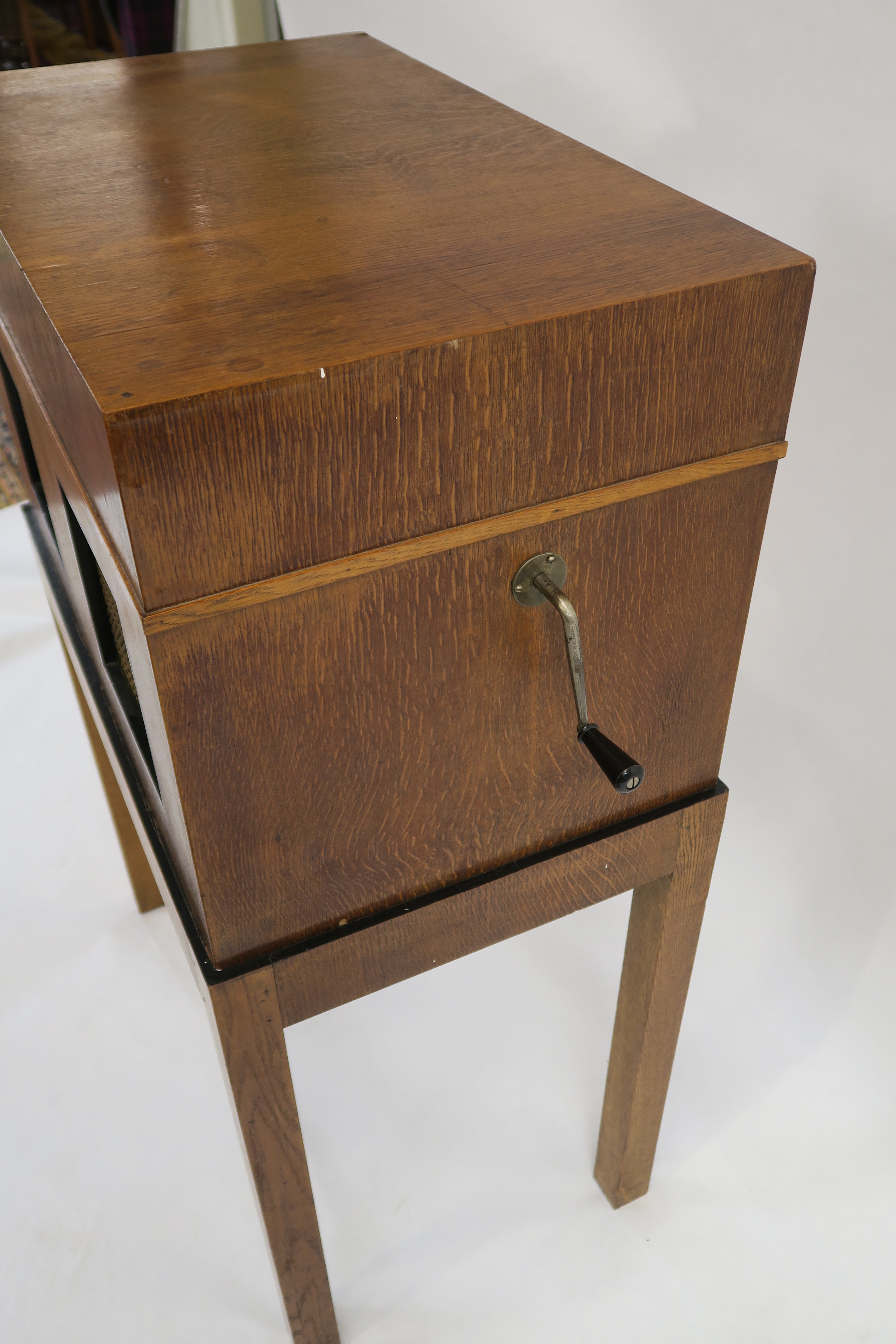 AN EXPERT HANDMADE GRAMOPHONE with chrome arm and pick up in oak case on oak stand, 105cm high x - Image 12 of 17