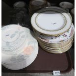 A lot comprising Villeroy & Boch 'Aria' pattern plates and saucers, Noritake Ireland 'Nanking'