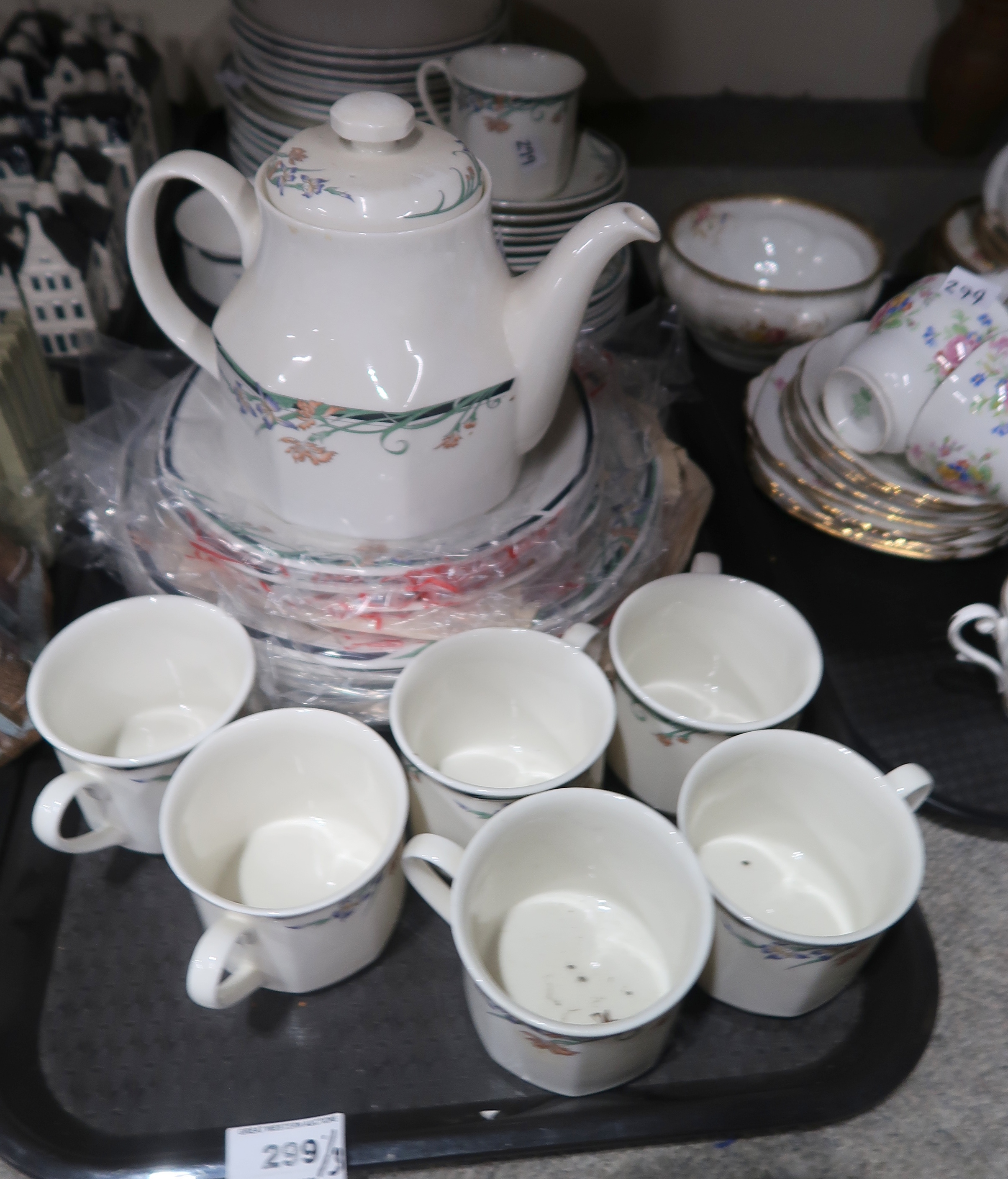 A lot comprising Royal Doulton 'Juno' pattern tea service, Royal Standard floral & gilt decorated - Image 3 of 4