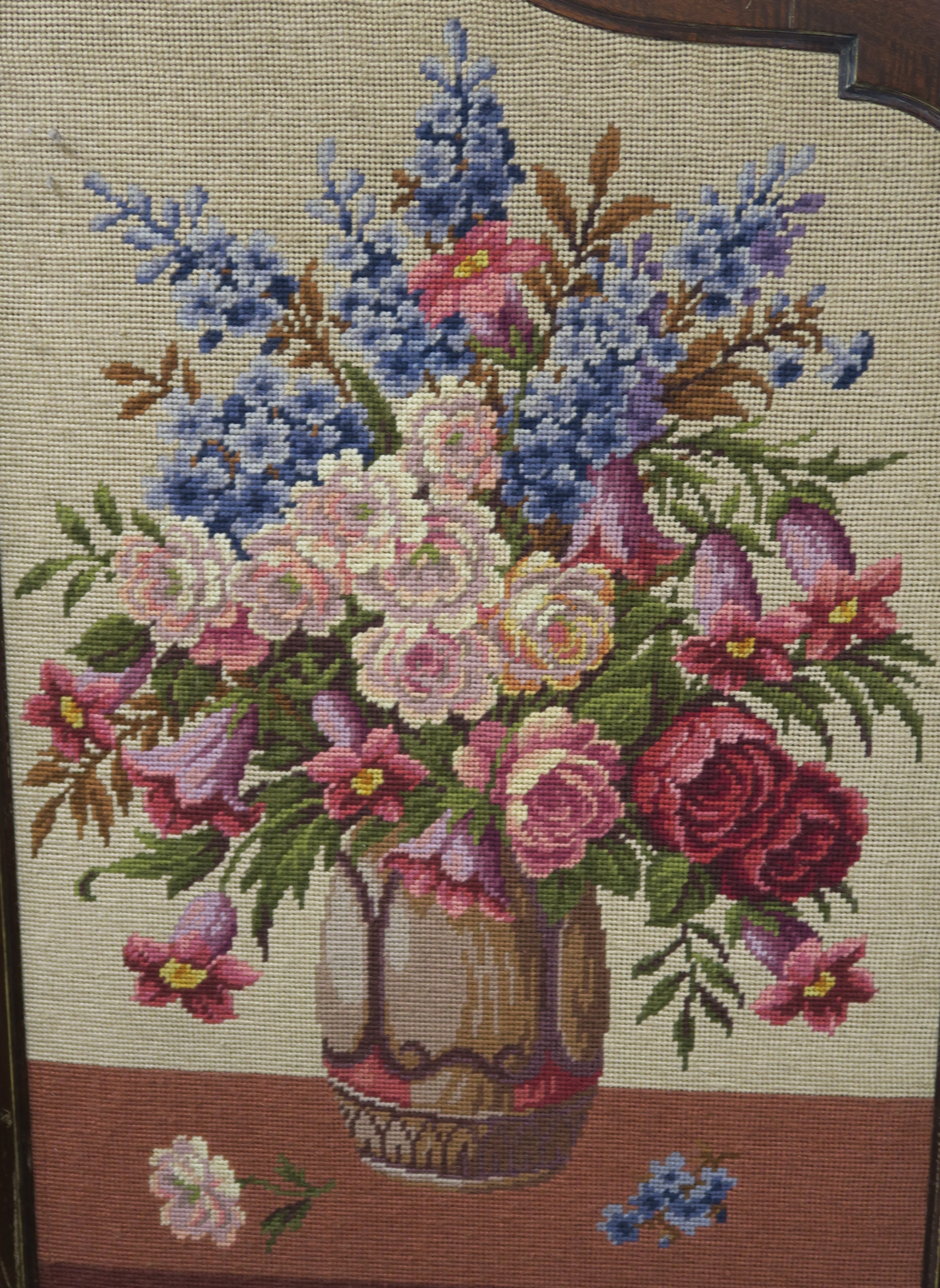 A 20TH CENTURY MAHOGANY FOUR FOLD SCREEN, with wool work panels of flowers in vases, each panel - Image 9 of 12