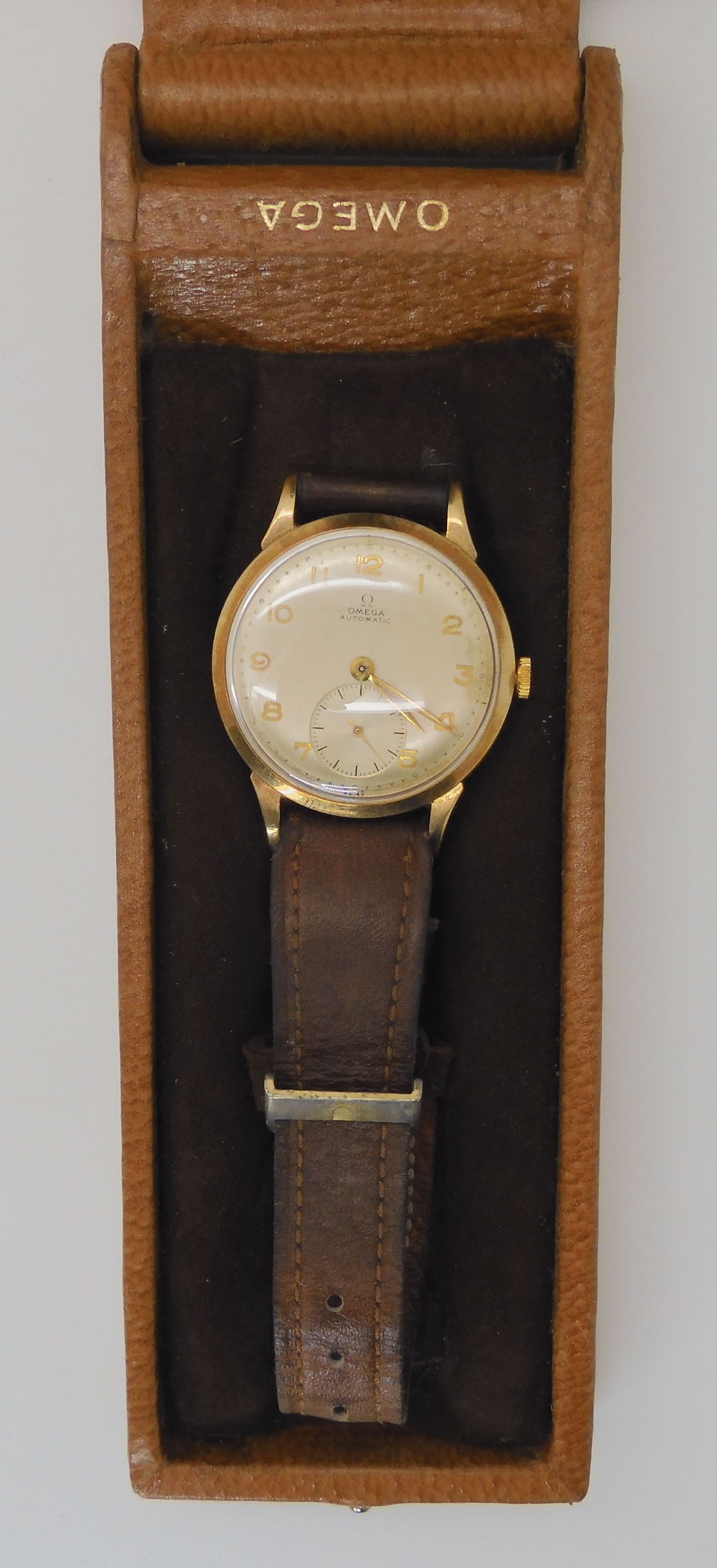 A 9CT GOLD GENTS VINTAGE OMEGA AUTOMATIC with silvered dial, gold coloured numbers and hands and a - Bild 2 aus 7