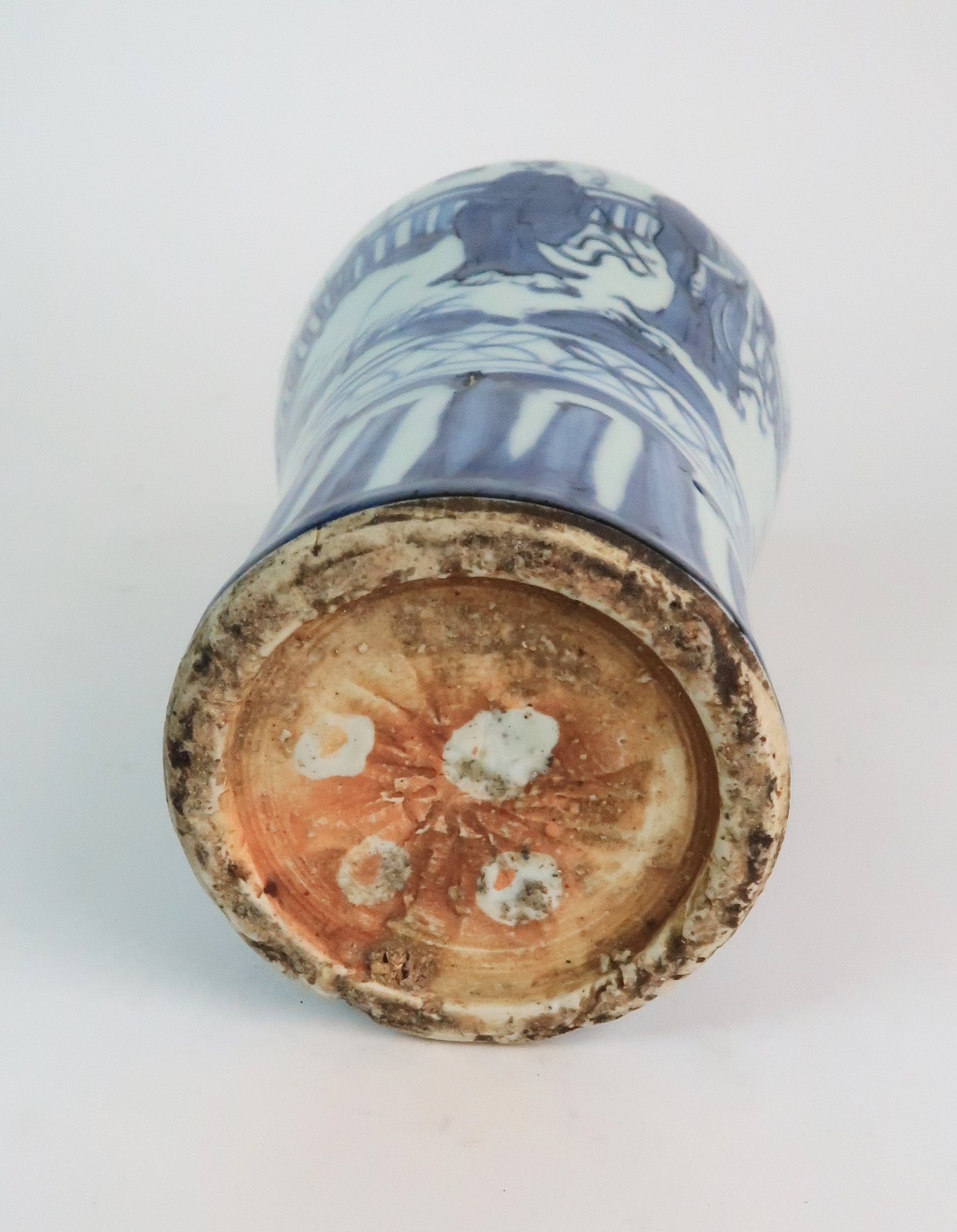 A MING STYLE BLUE AND WHITE BALUSTER VASE painted with three figures in a fenced garden, within - Image 5 of 7