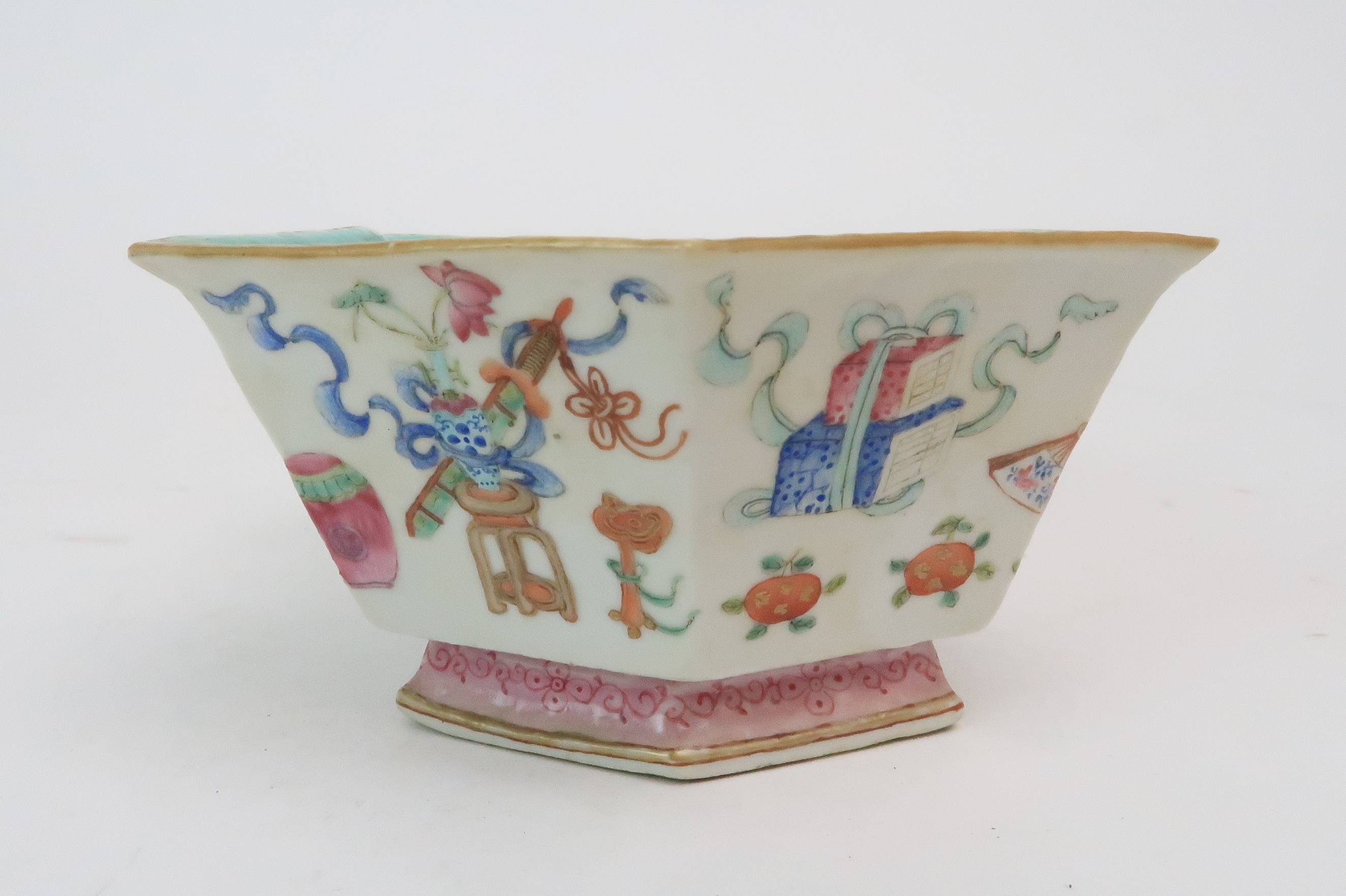 *WITHDRAWN* A CANTON HEXAGONAL SHAPED BOWL painted with precious objects, above a pink floral band - Image 4 of 10