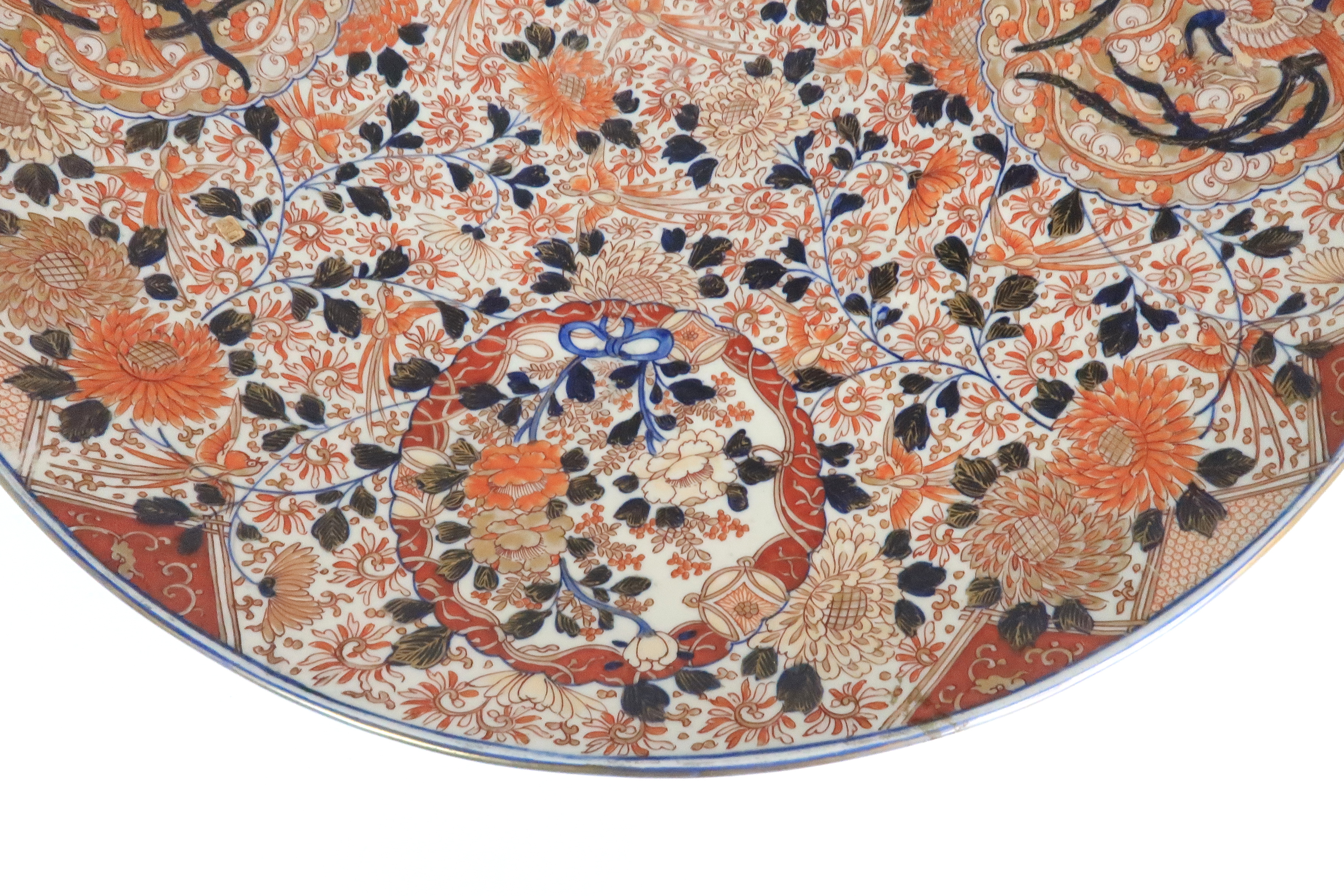 A LARGE IMARI CHARGER painted with birds, scrolling foliage and ribbon tied roundels with Ho-o - Image 5 of 9