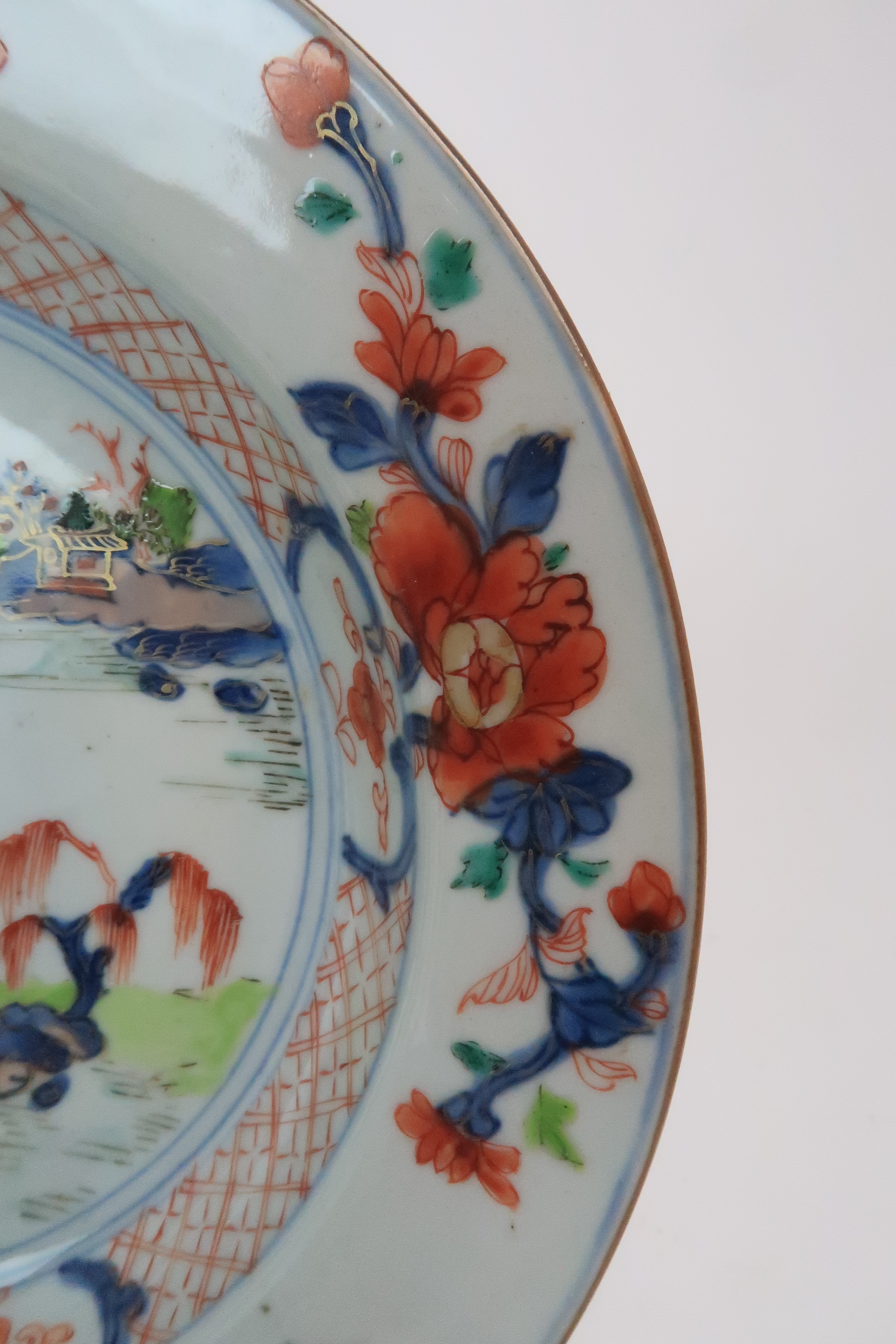 *WITHDRAWN* A PAIR CHINESE IMARI EXPORT PLATES painted with pagodas on islands, within diaper - Image 4 of 12