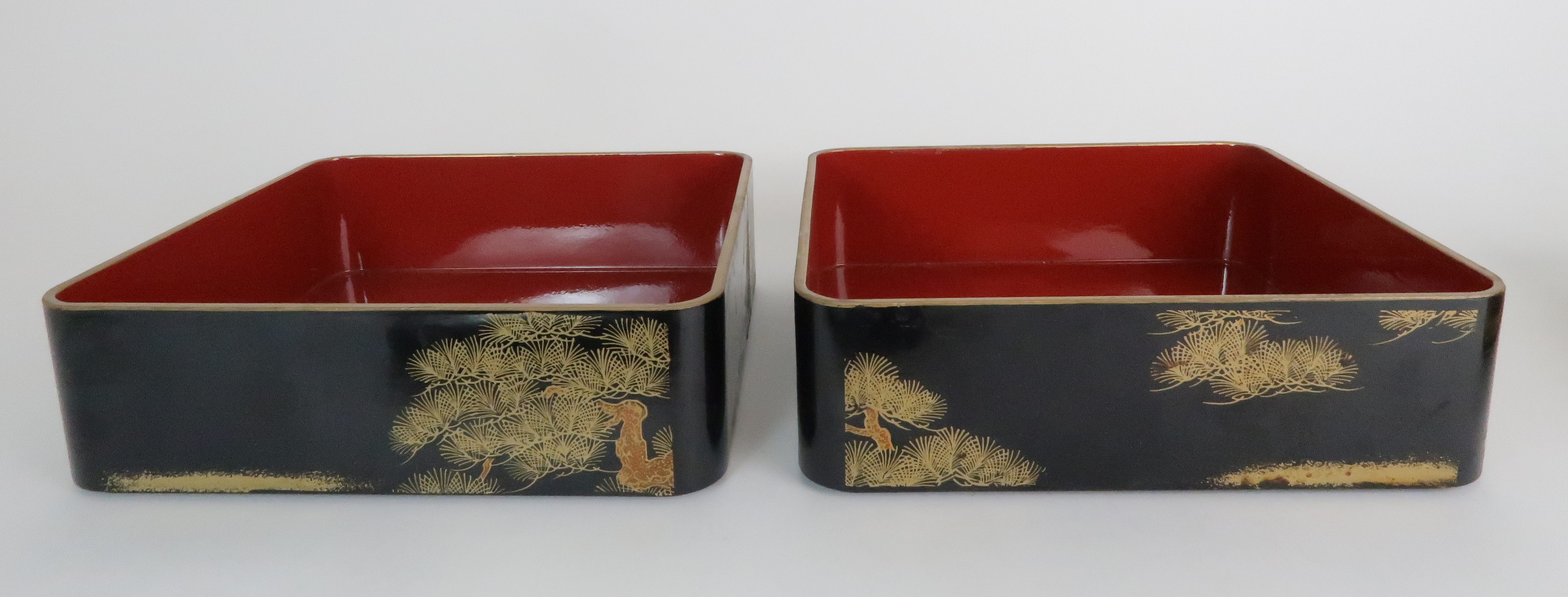 A JAPANESE LACQUERED BOX with two sections, painted with two storks amongst pine trees, 15cm high, - Image 4 of 7