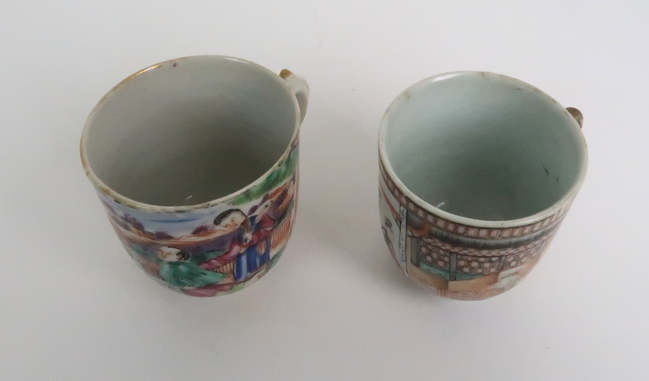 *WITHDRAWN* TWO CHINESE EXPORT FAMILLE ROSE CUPS one painted with figures at tables on balconies - Image 6 of 6