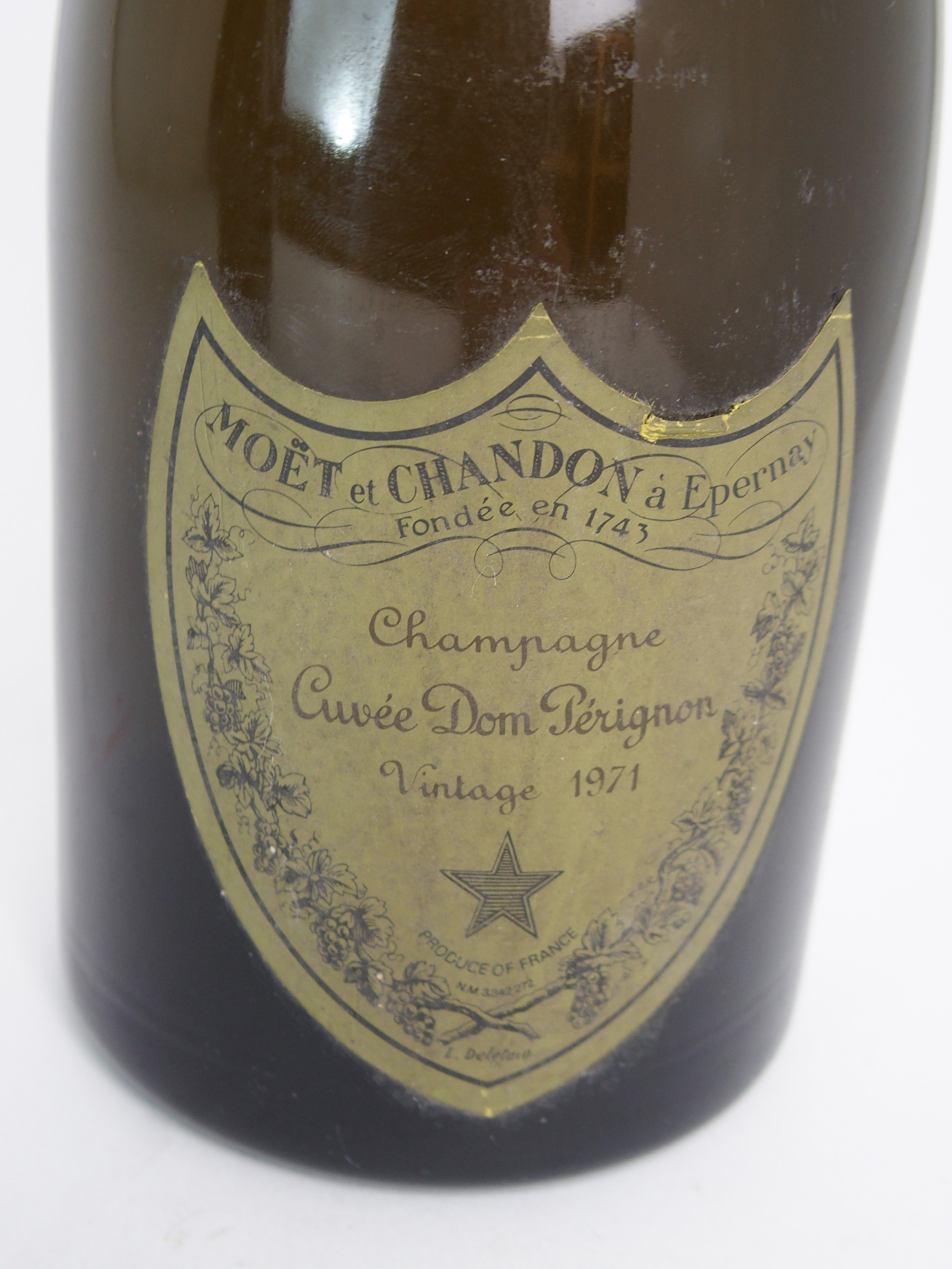 A BOTTLE OF MOET & CHANDON DOM PERIGNON, 1971 Condition Report: Available upon request - Image 2 of 3