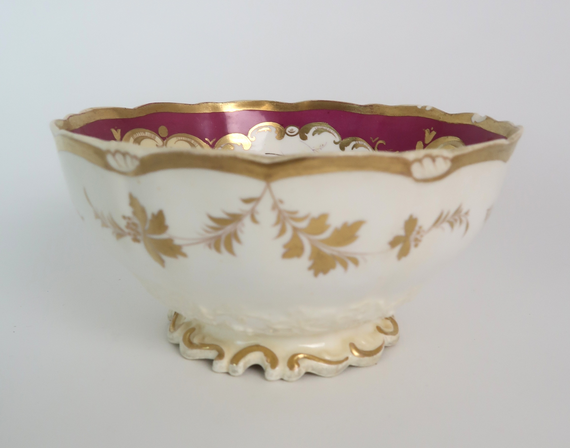 A HICKS AND MEIGH TEA AND COFFEE SET the white ground with maroon and gilt borders, surrounding - Image 3 of 13