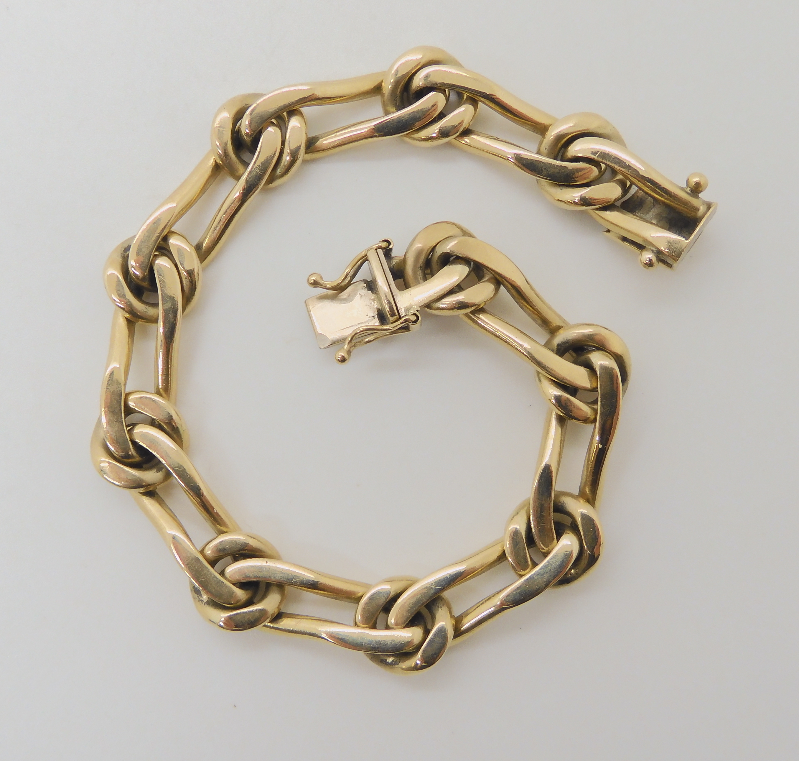 AN ITALIAN 9CT GOLD FANCY CHAIN BRACELET BY CHIAMPESAN length 19cm, weight 34.3gms Condition Report:
