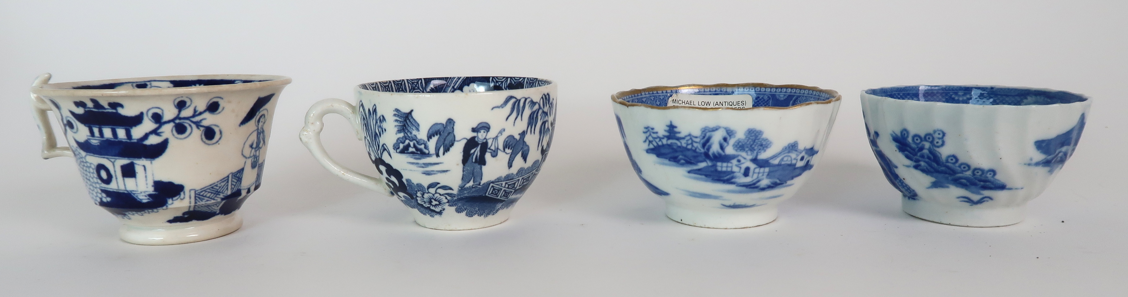 A COLLECTION OF ANTIQUE AND LATER ENGLISH BLUE AND WHITE PORCELAIN TEA/COFFEE WARES including - Image 17 of 20