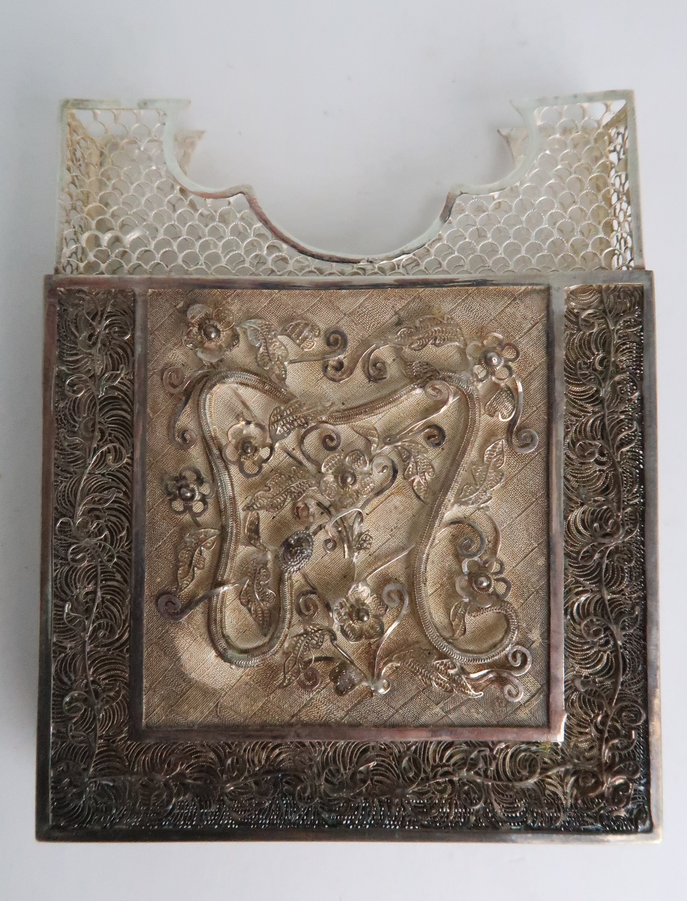 A CHINESE EXPORT SILVER CARD CASE finely decorated with snakes and dragons, foliage and insects, - Image 7 of 7