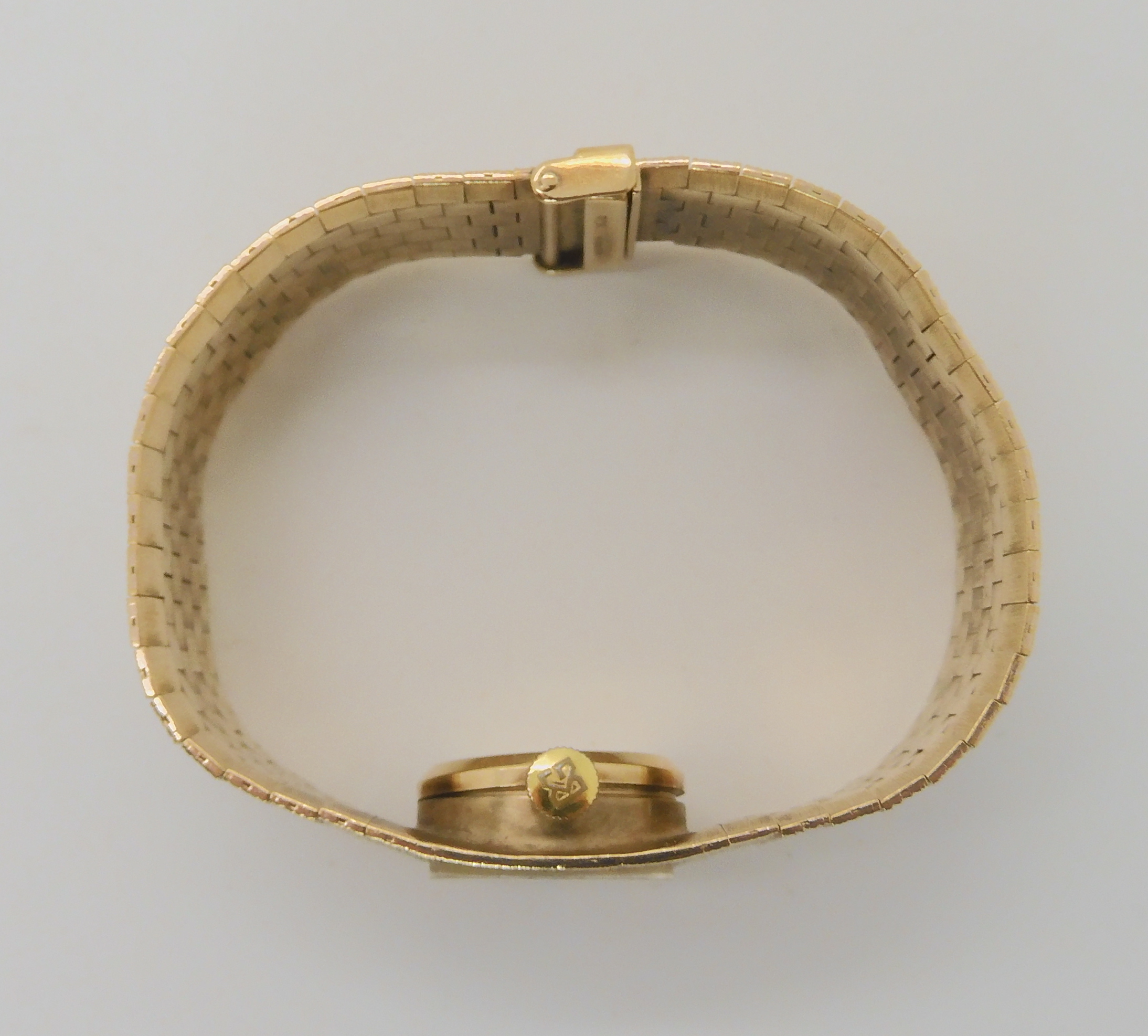 A 9CT GOLD RETRO BUECHE GIROD LADIES WATCH with integral bark textured strap, length 16cm width at - Bild 2 aus 6