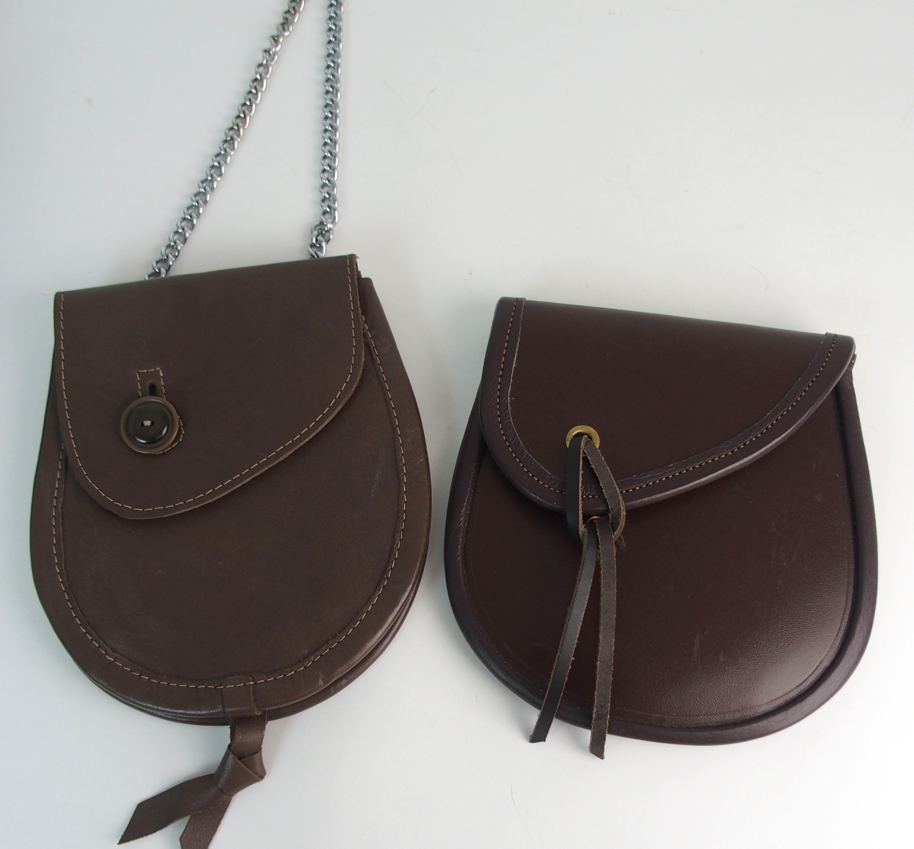 A JANET EAGLETON MBE & SONS BROWN LEATHER SPORRAN Sporran-Nation brown leather sporran, a brown