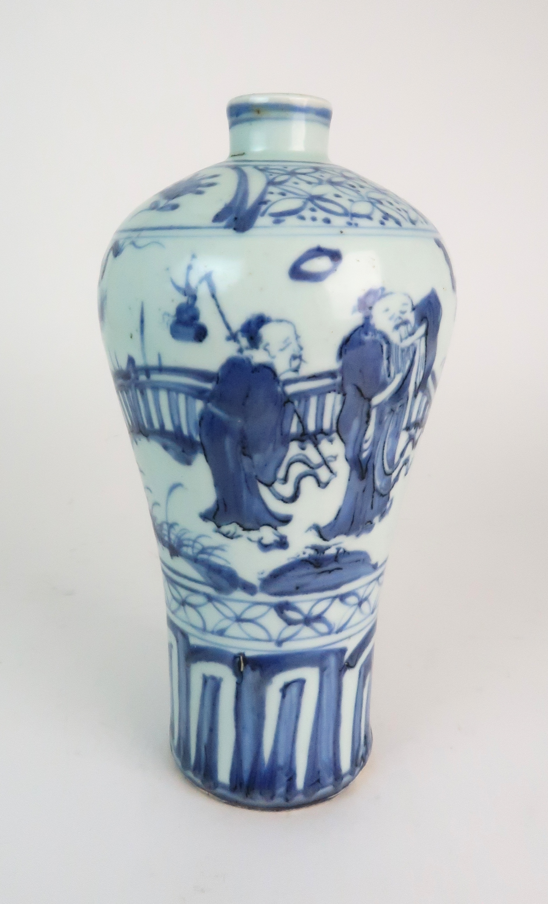 A MING STYLE BLUE AND WHITE BALUSTER VASE painted with three figures in a fenced garden, within - Image 4 of 7