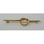 AN 18CT GOLD KNOT BROOCH dimensions 8cm x 1.6cm, weight 4.9gms Condition Report: Available upon