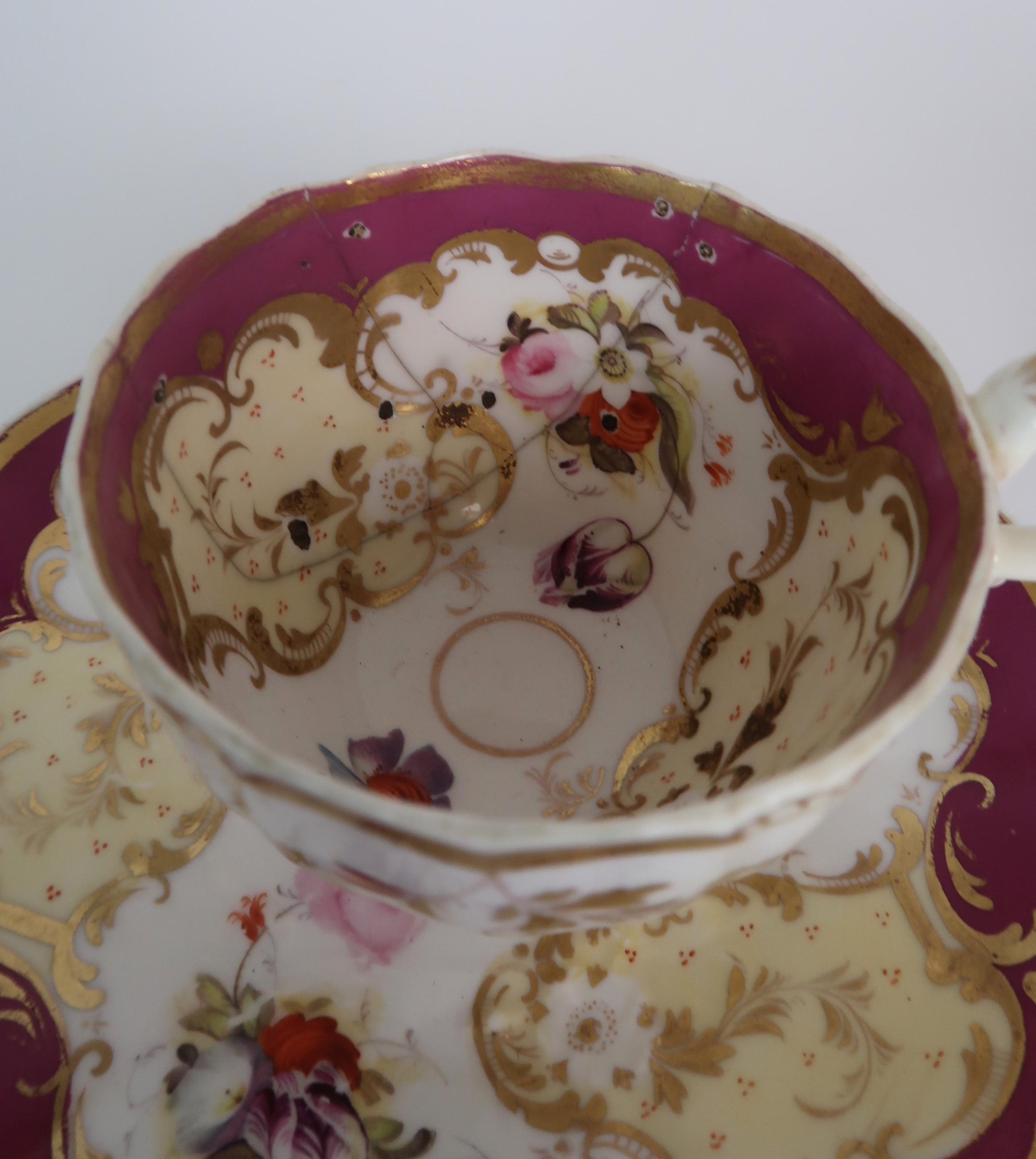 A HICKS AND MEIGH TEA AND COFFEE SET the white ground with maroon and gilt borders, surrounding - Image 7 of 13