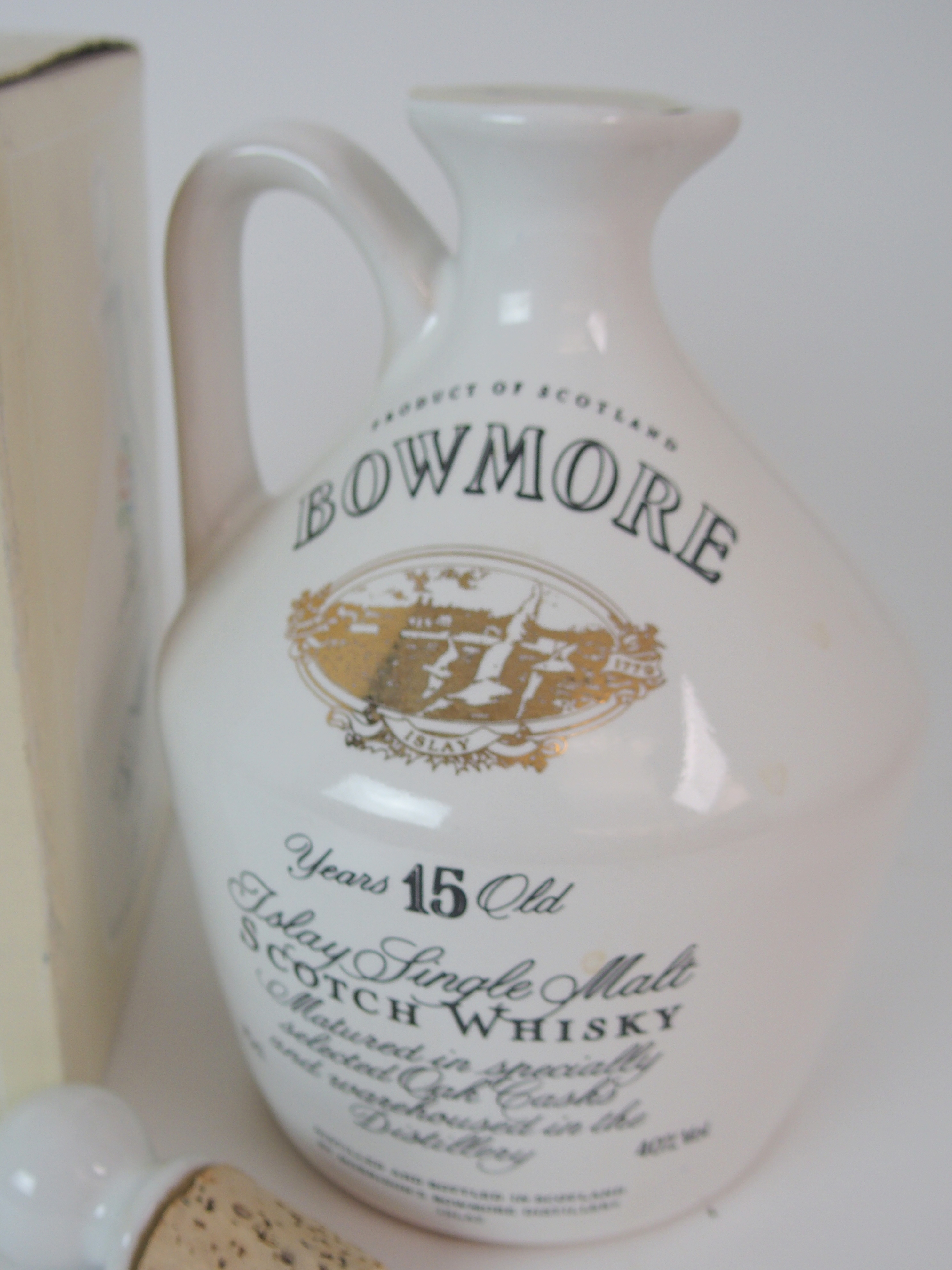 A BOTTLE OF BOWMORE 15 YEAR OLD to commemorate the 1988 Glasgow Garden Festival in original box - Image 2 of 3