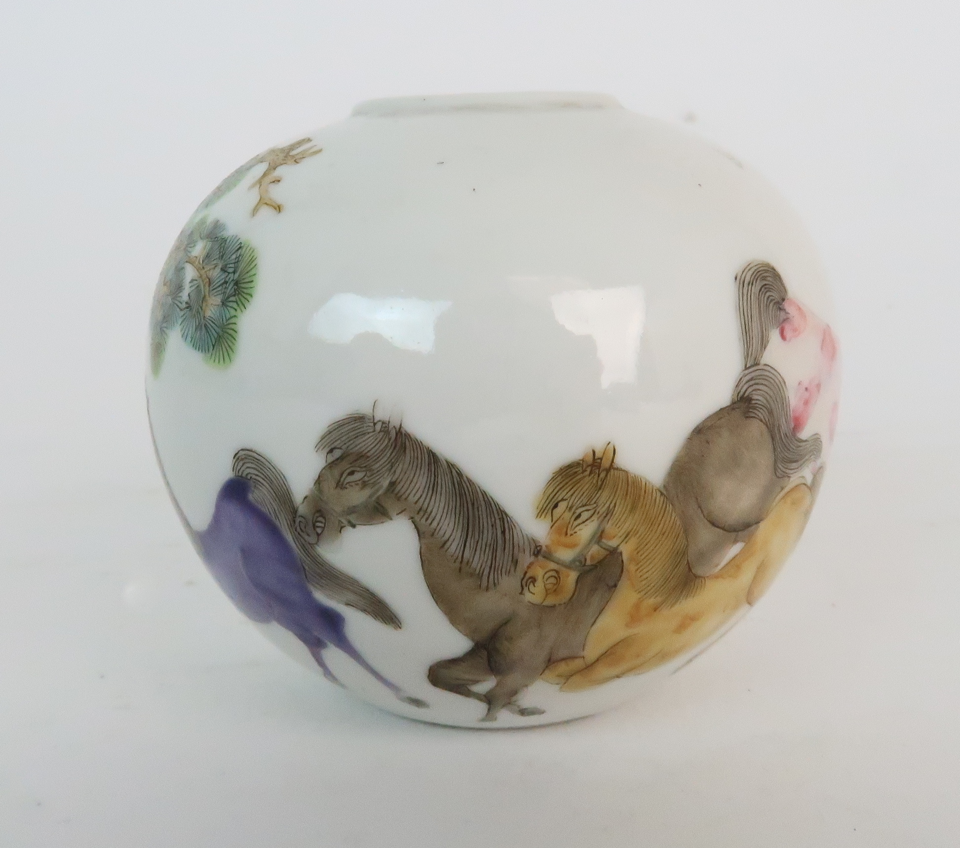 A CHINESE PORCELAIN GLOBULAR VASE painted with The Eight Horses of Mu Wang, beneath pine trees, - Image 5 of 11