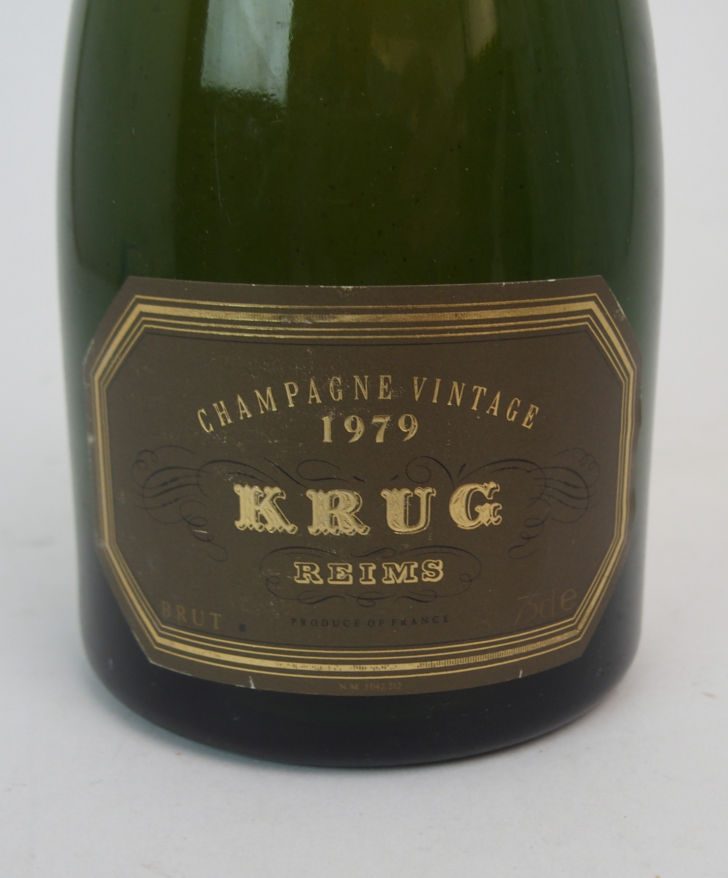 A BOTTLE OF KRUG VINTAGE CHAMPAGNE, 1979 75cl Condition Report: Available upon request - Image 2 of 2