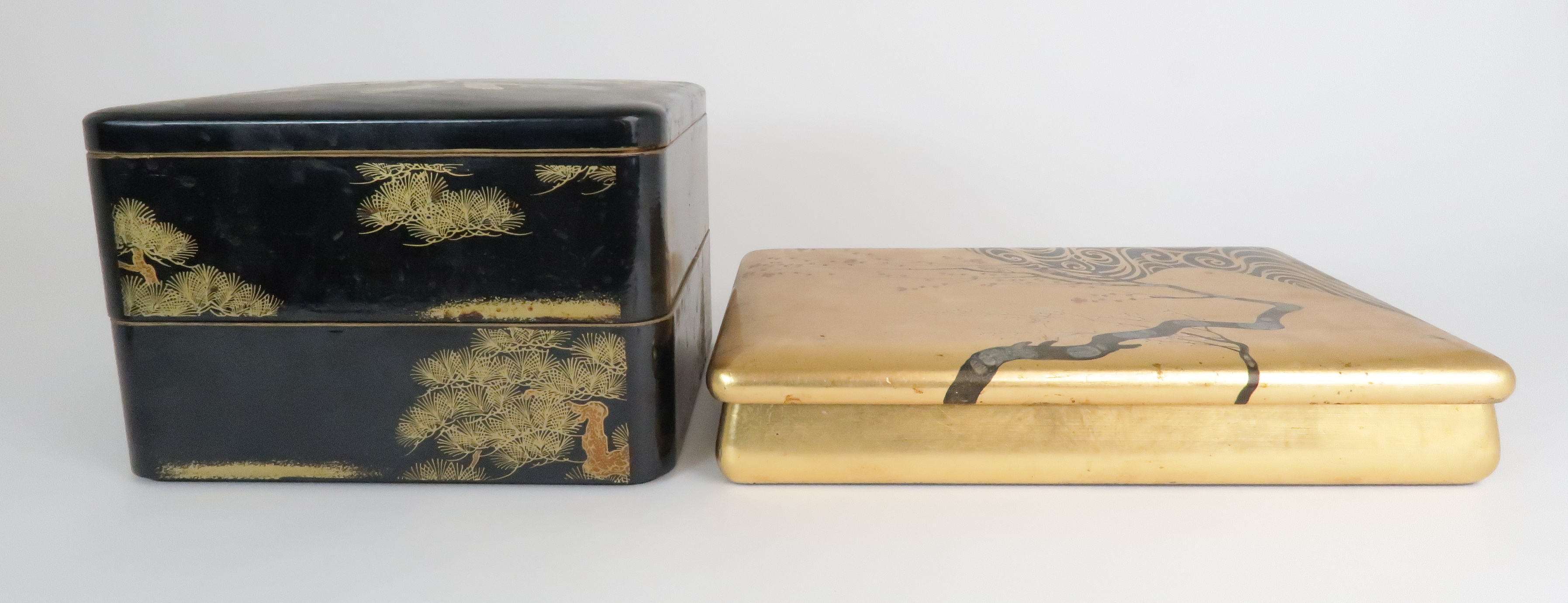 A JAPANESE LACQUERED BOX with two sections, painted with two storks amongst pine trees, 15cm high, - Image 3 of 7