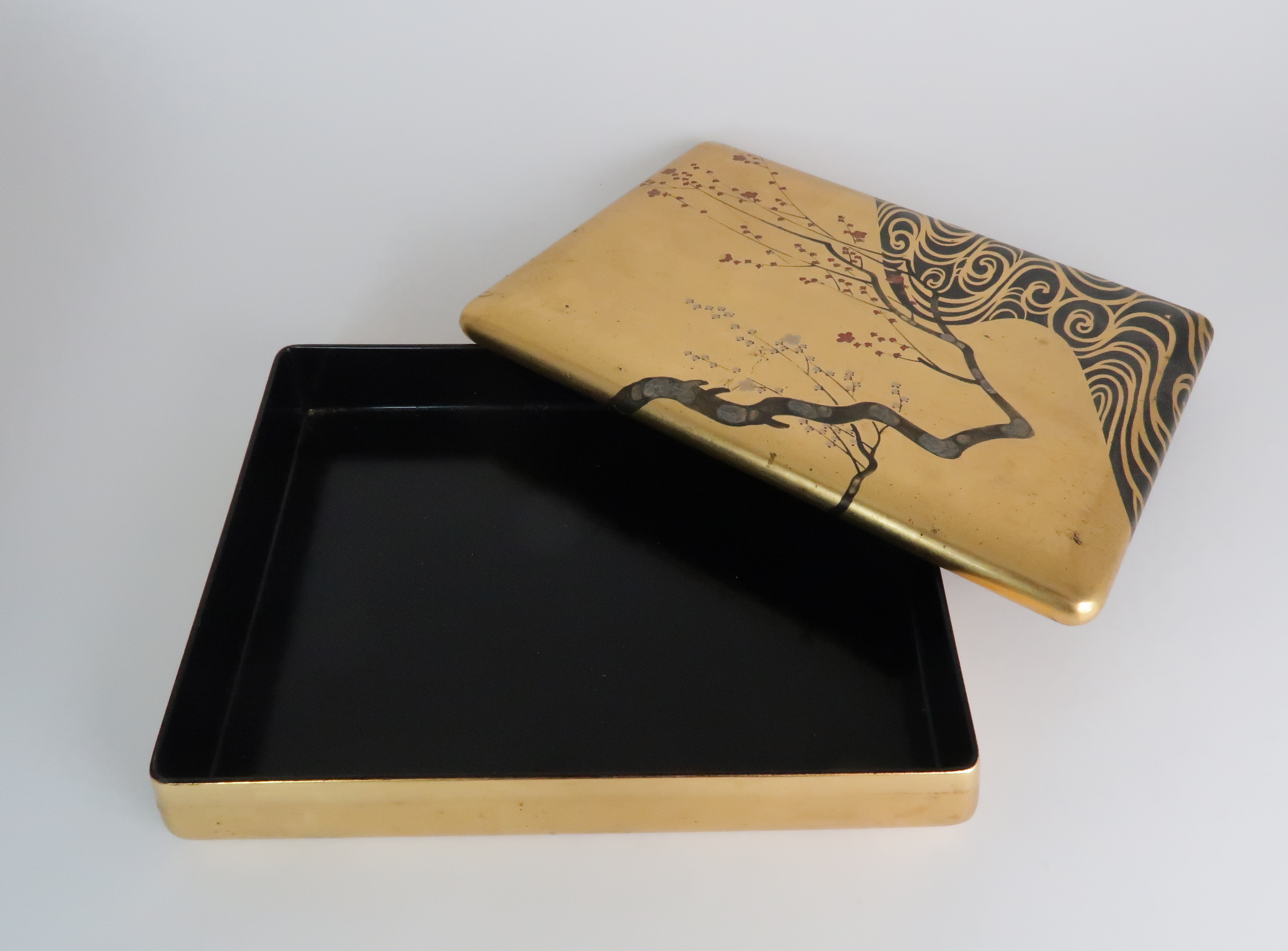 A JAPANESE LACQUERED BOX with two sections, painted with two storks amongst pine trees, 15cm high, - Image 7 of 7