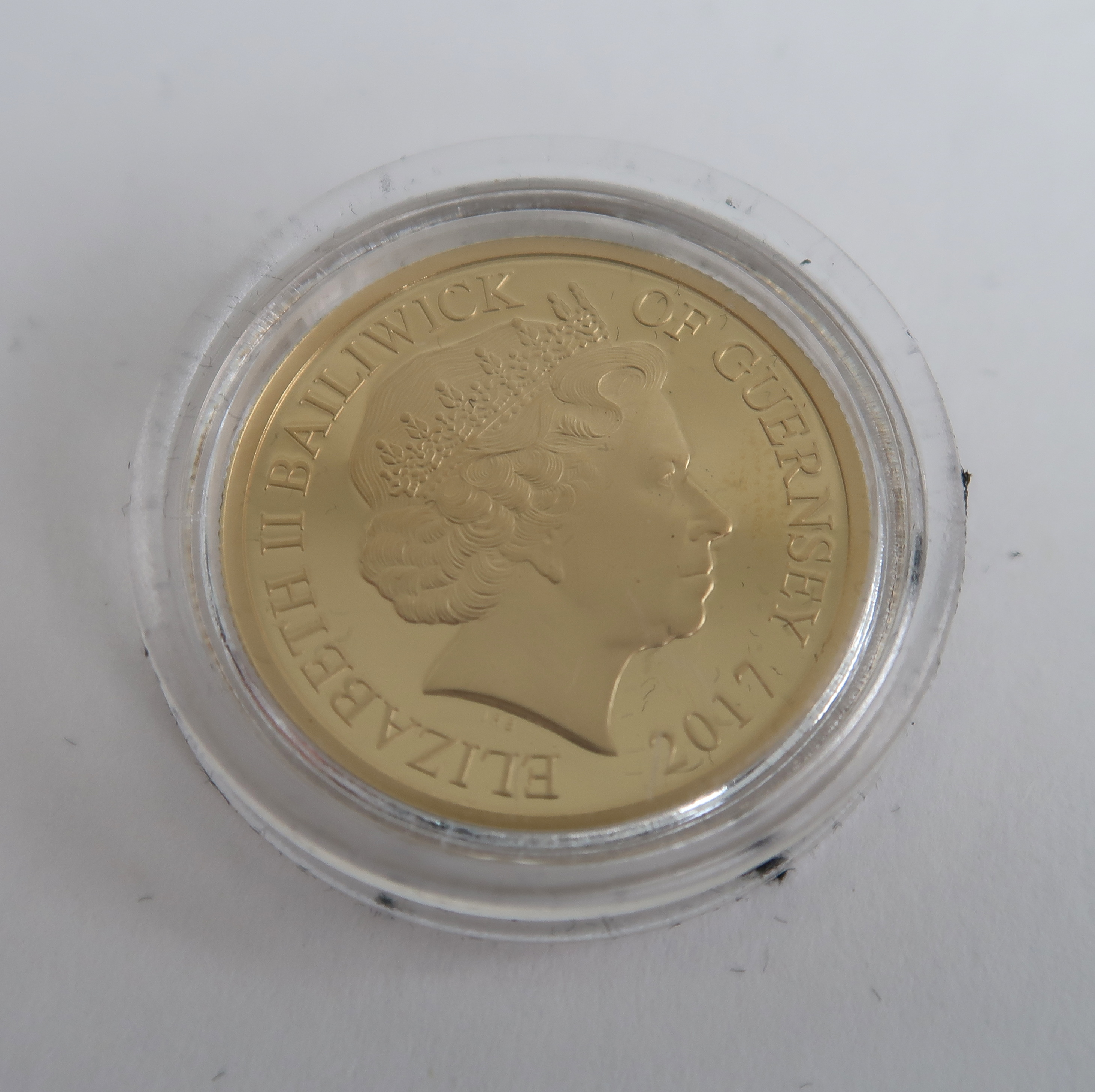 A CASED SAPPHIRE JUBILEE 1952 - 2017 GOLD PROOF ONE POUND COIN Condition Report: Available upon - Image 4 of 6