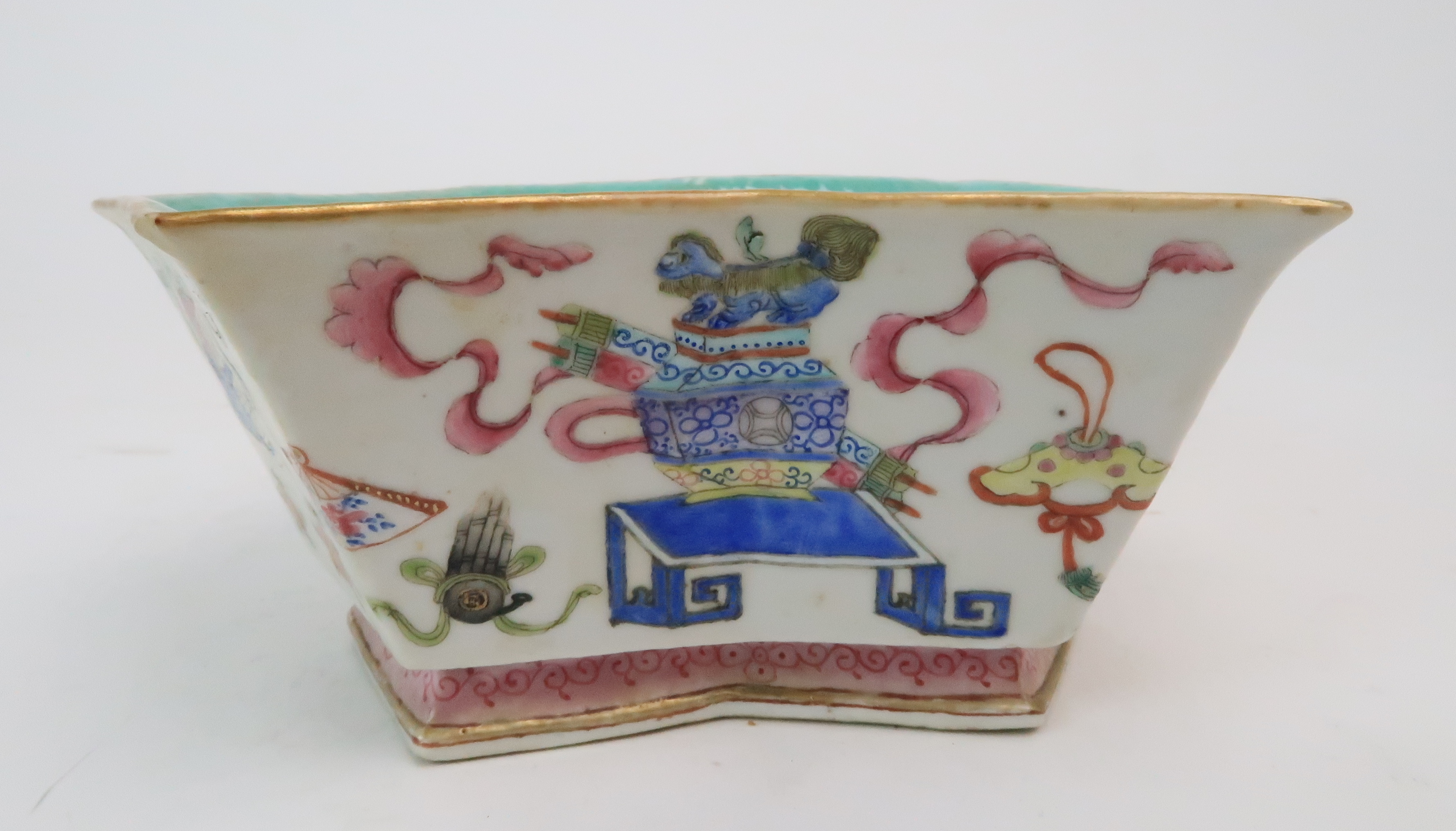 *WITHDRAWN* A CANTON HEXAGONAL SHAPED BOWL painted with precious objects, above a pink floral band - Image 5 of 10