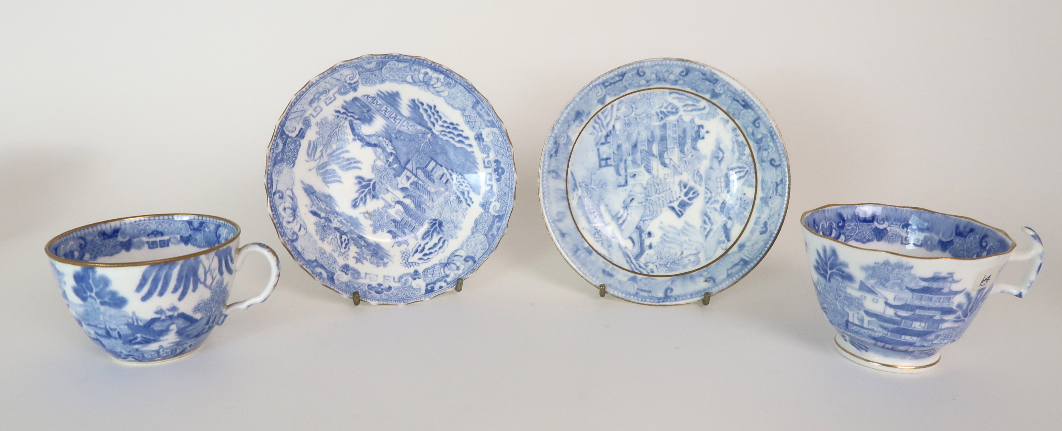 A COLLECTION OF ANTIQUE AND LATER ENGLISH BLUE AND WHITE PORCELAIN TEA/COFFEE WARES including - Image 6 of 20