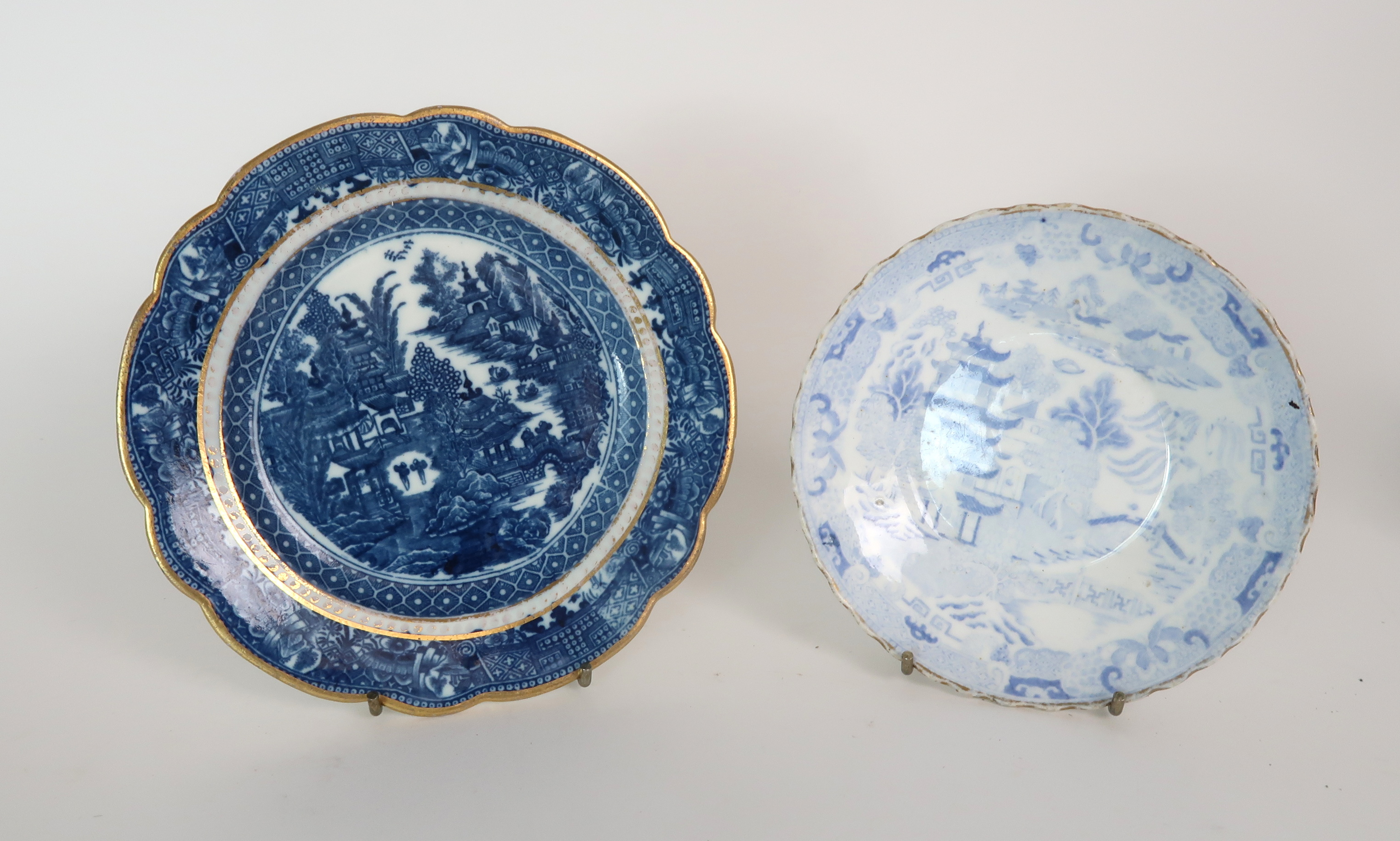 A COLLECTION OF ANTIQUE AND LATER ENGLISH BLUE AND WHITE PORCELAIN TEA/COFFEE WARES including - Image 20 of 20