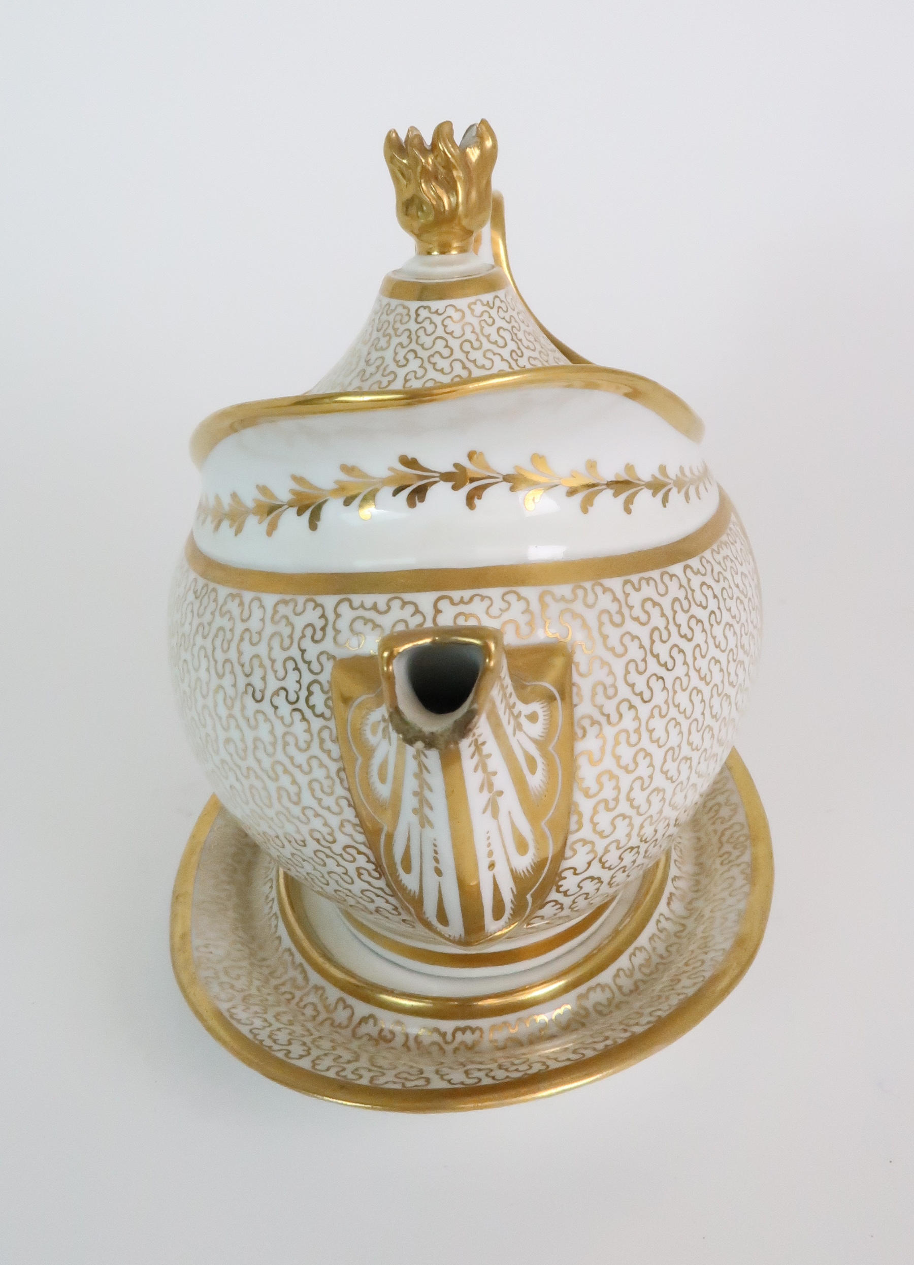AN EARLY 19TH CENTURY BARR FLIGHT & BARR OVAL TEAPOT, COVER AND MATCHING STAND the cover with gilt - Image 4 of 8