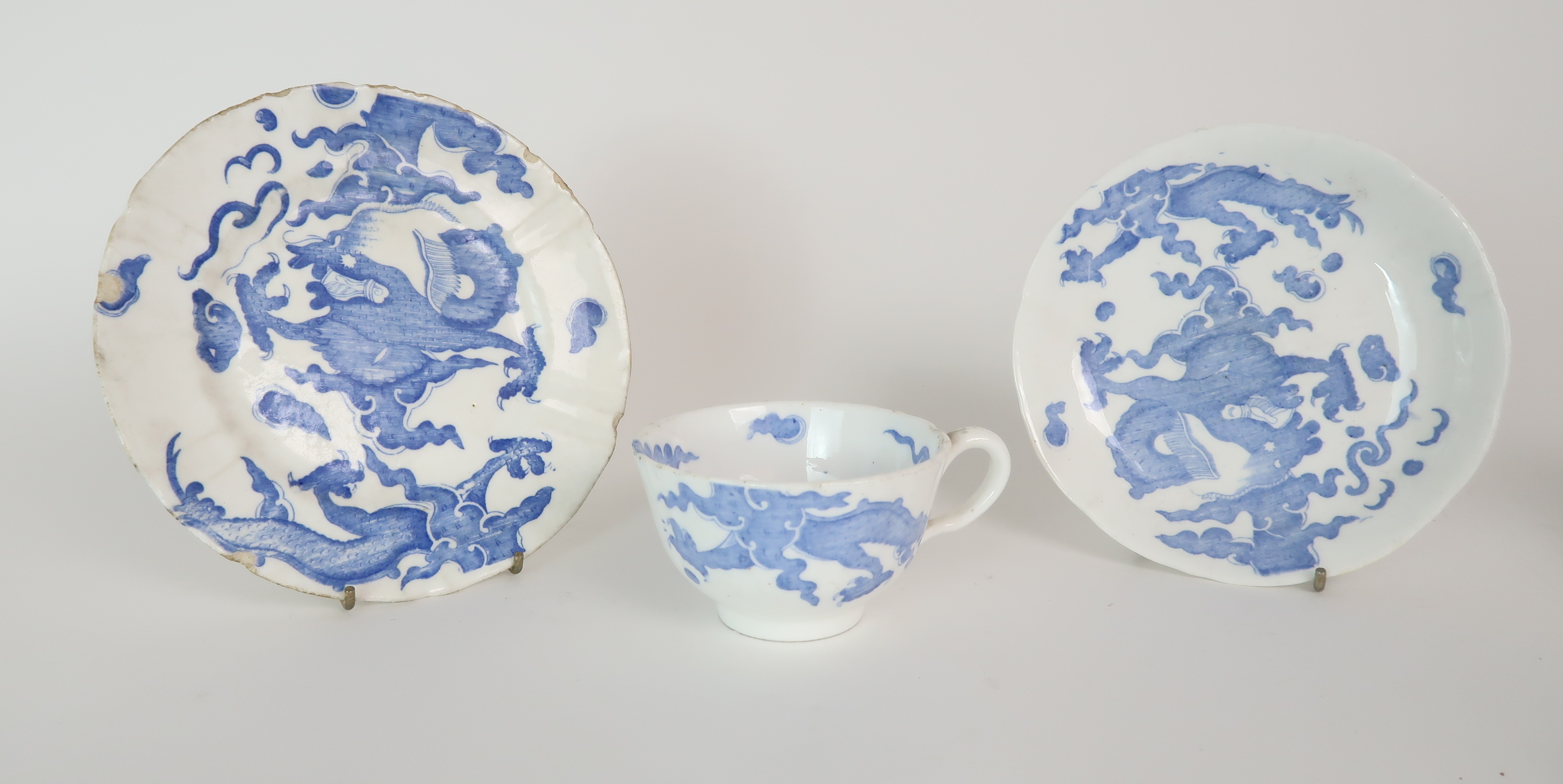 A COLLECTION OF ANTIQUE AND LATER ENGLISH BLUE AND WHITE PORCELAIN TEA/COFFEE WARES including - Image 2 of 20