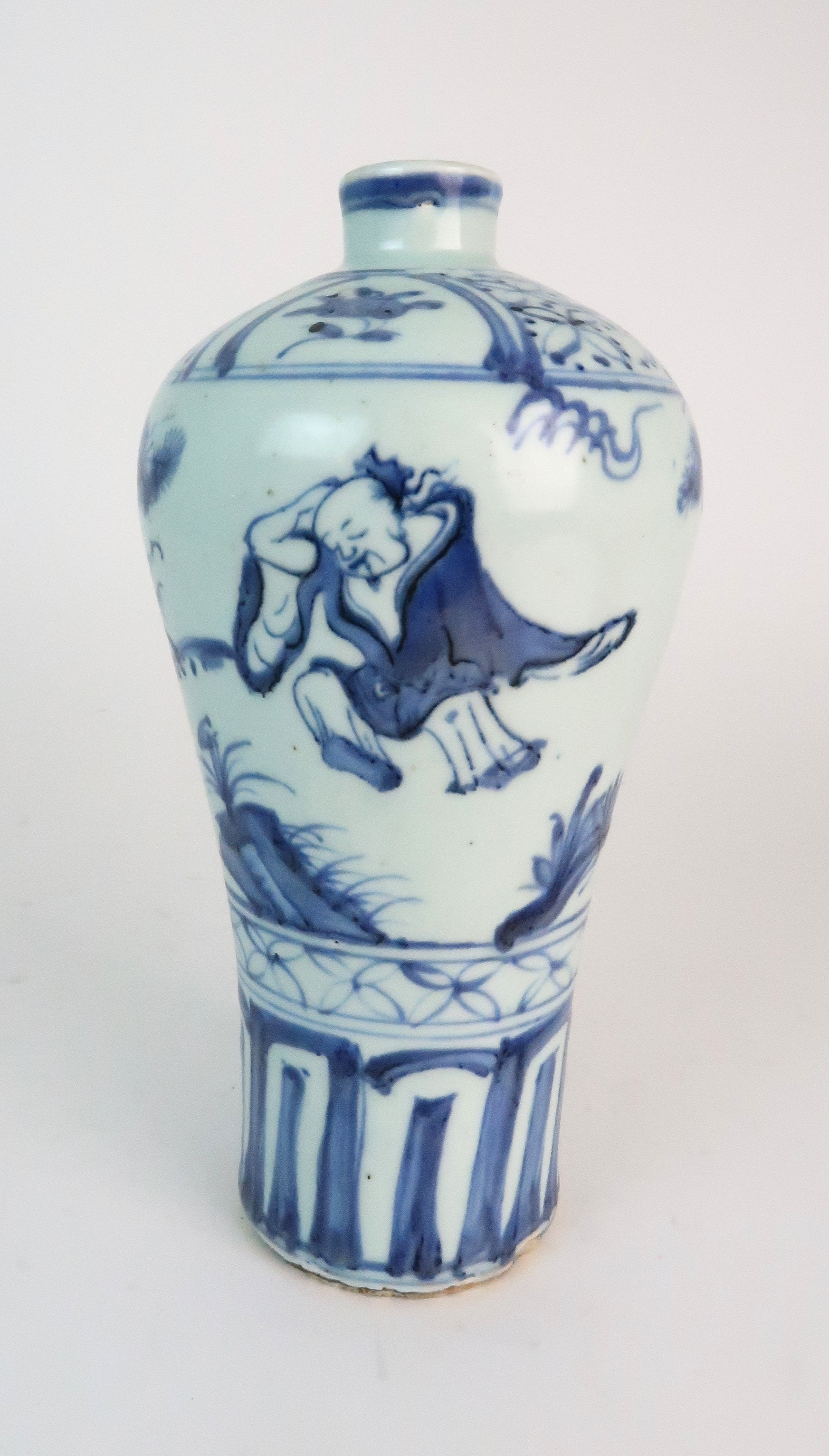 A MING STYLE BLUE AND WHITE BALUSTER VASE painted with three figures in a fenced garden, within - Image 2 of 7